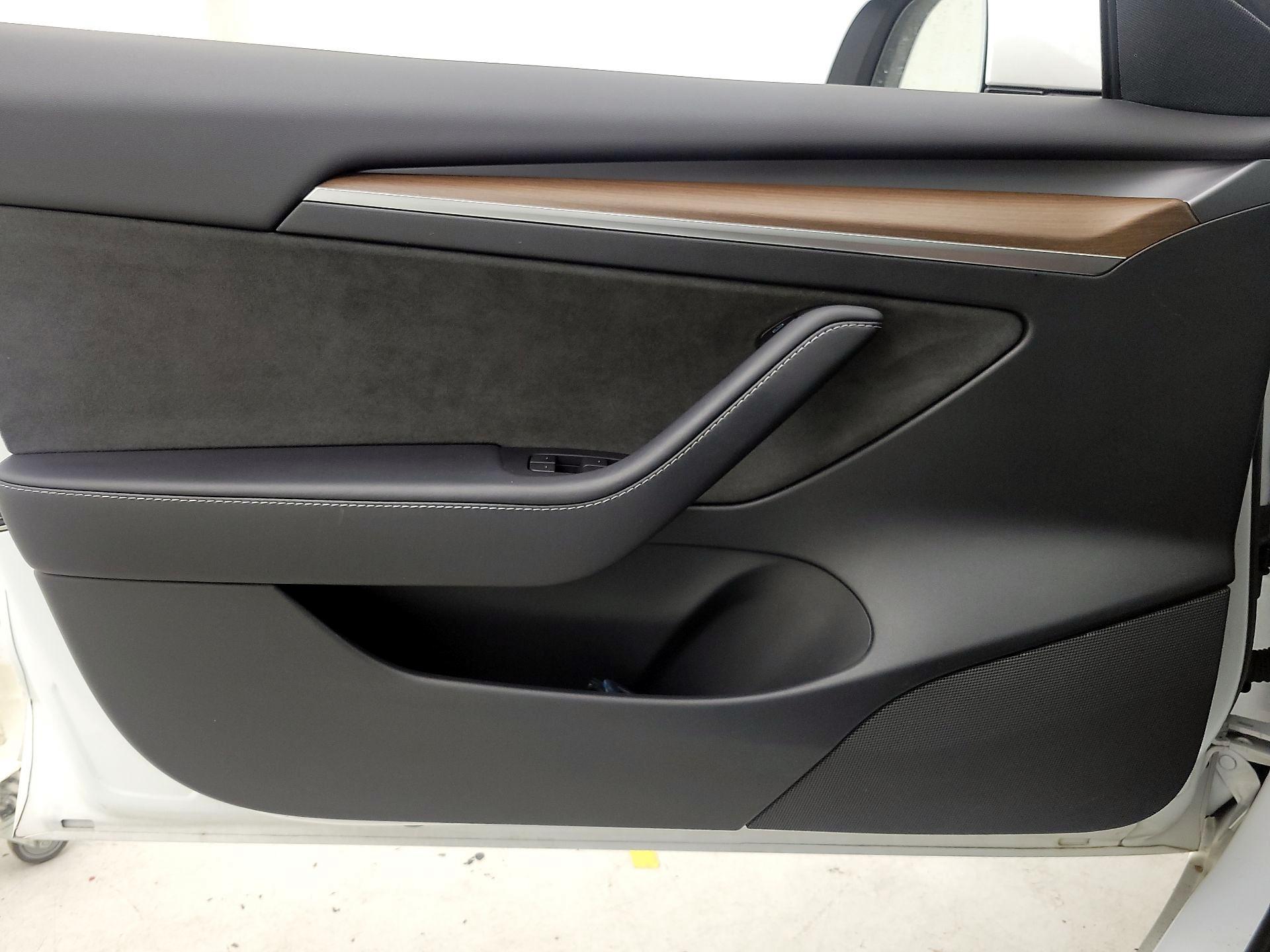 Thumbnail: 2022 Tesla Model 3 - 12