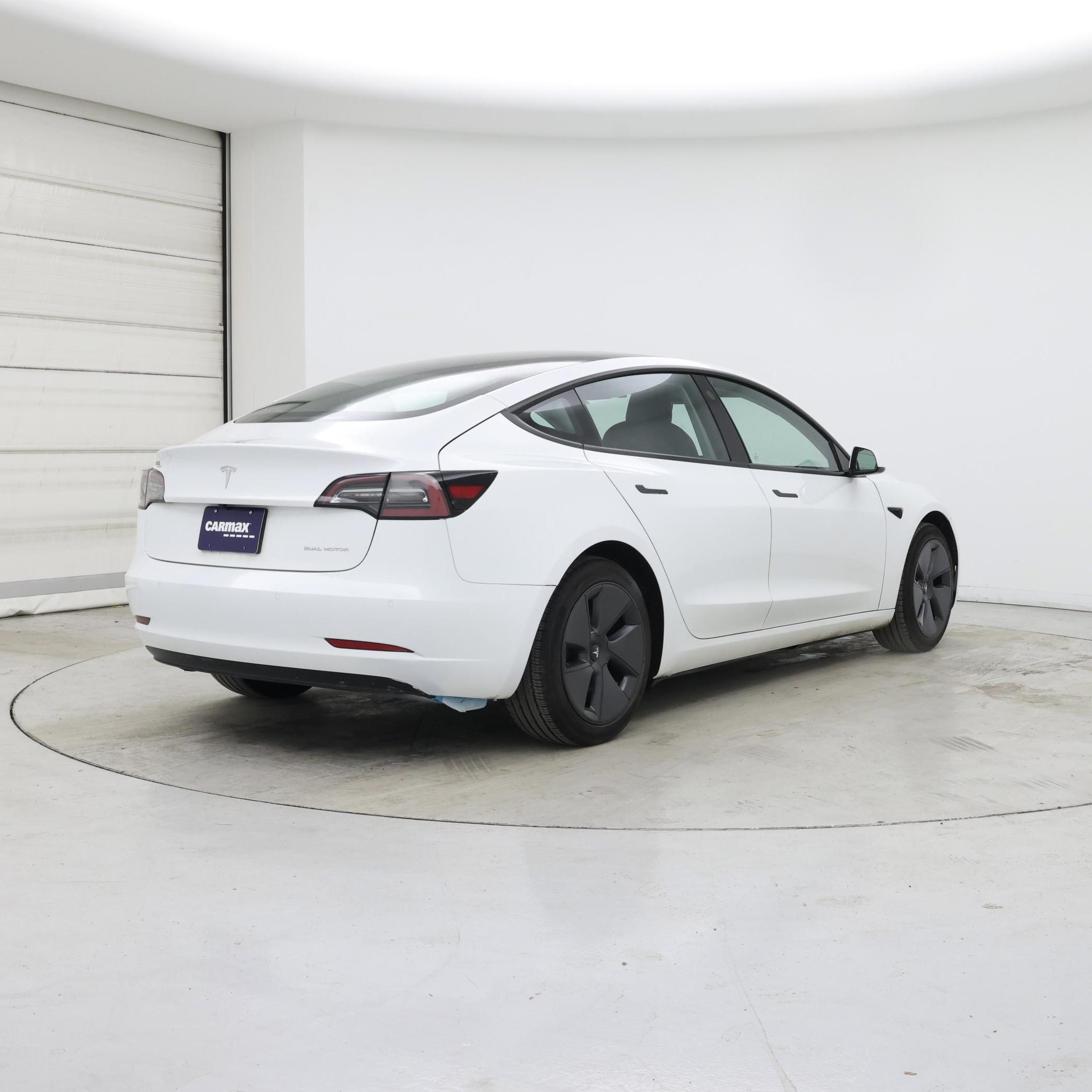 Thumbnail: 2022 Tesla Model 3 - 8