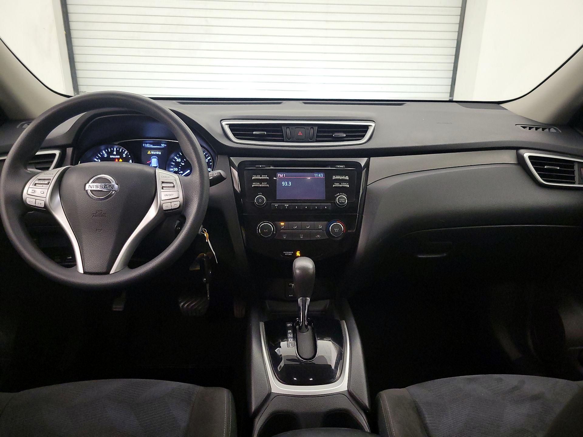 Thumbnail: 2015 Nissan Rogue - 9