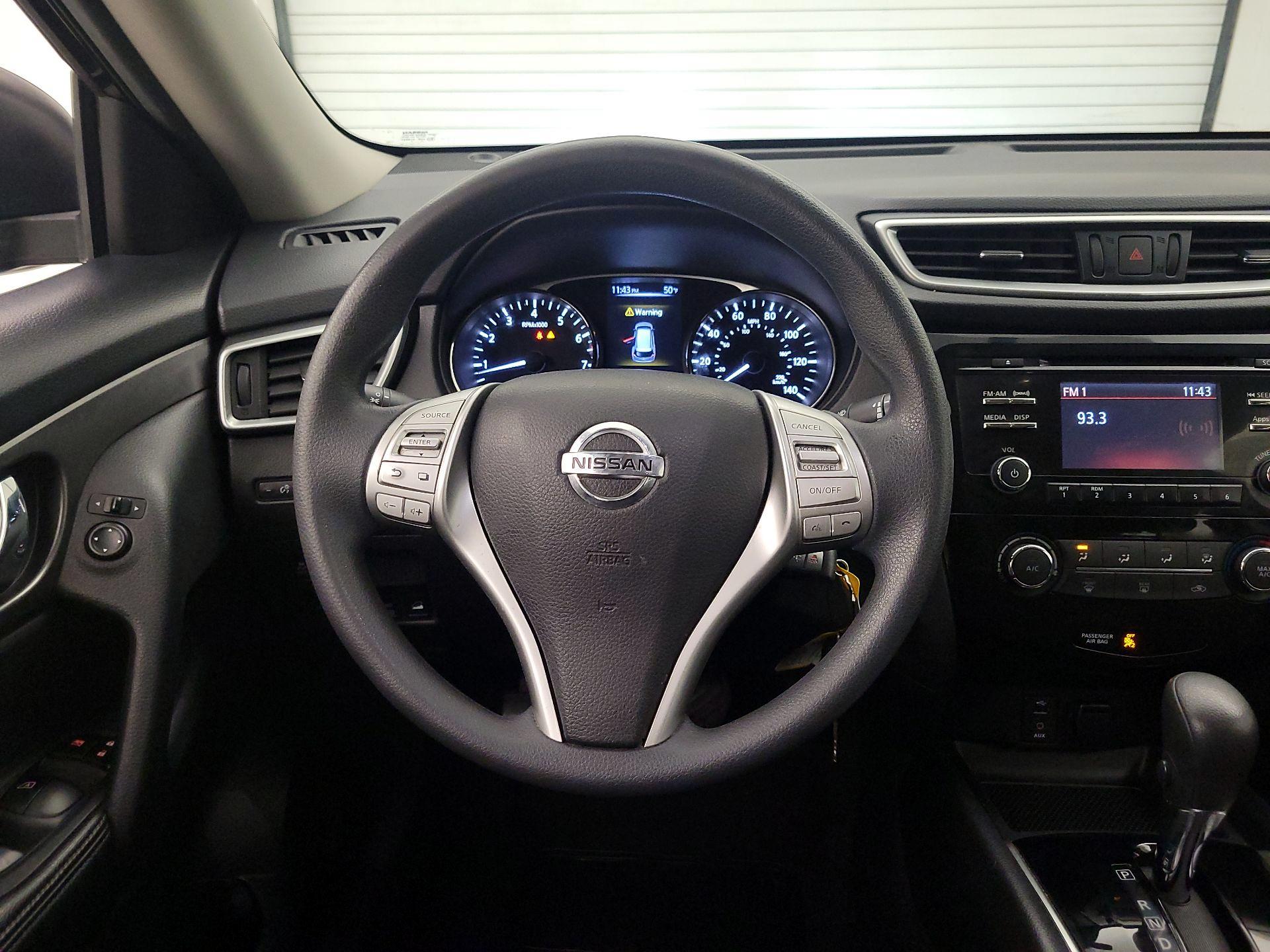 Thumbnail: 2015 Nissan Rogue - 10