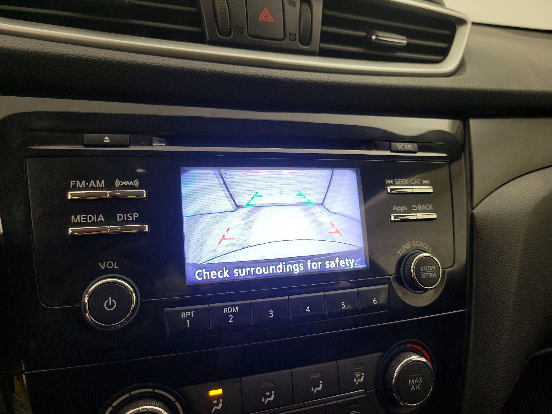 Thumbnail: 2015 Nissan Rogue - 14