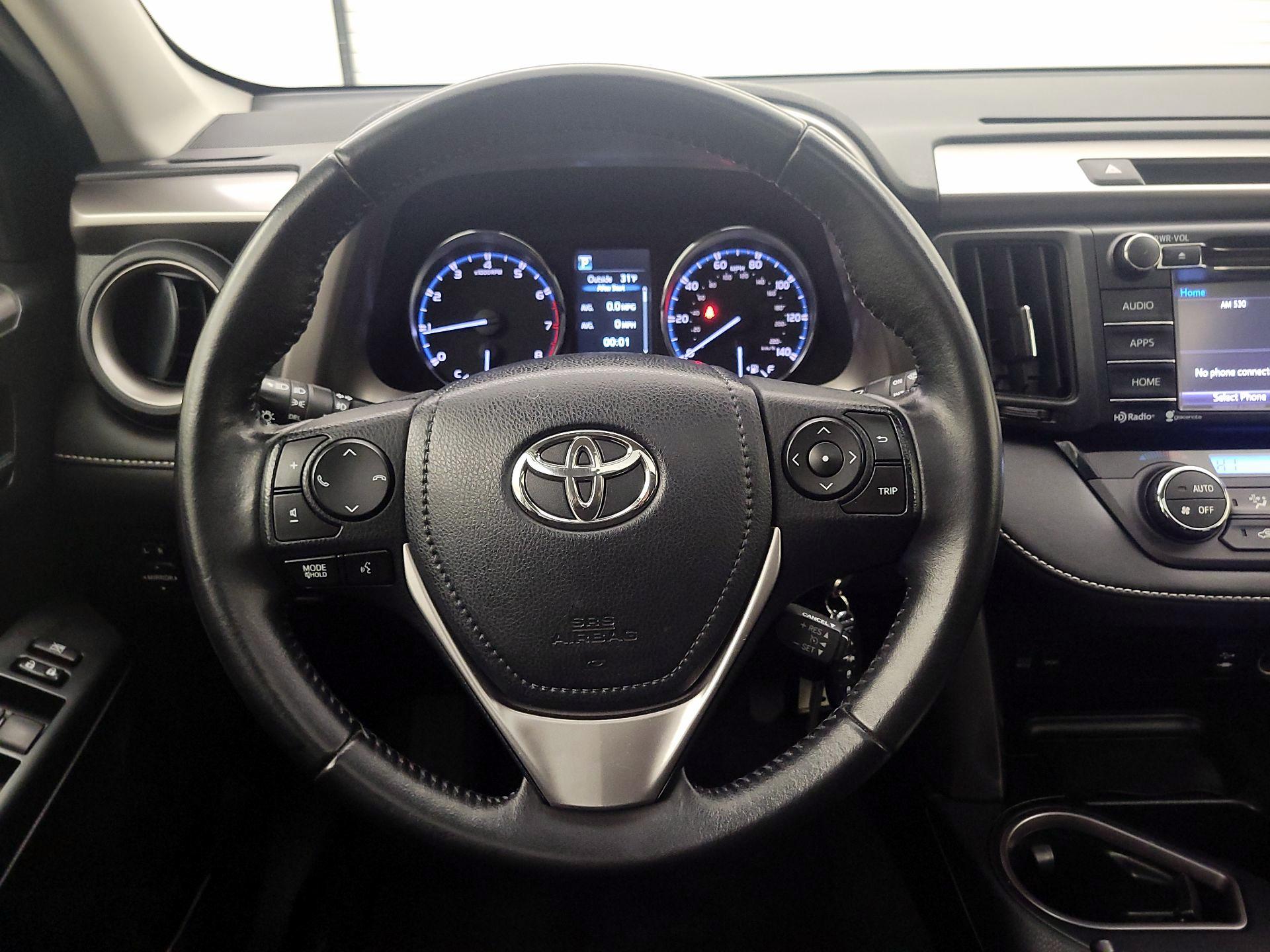 Thumbnail: 2016 Toyota RAV4 - 10