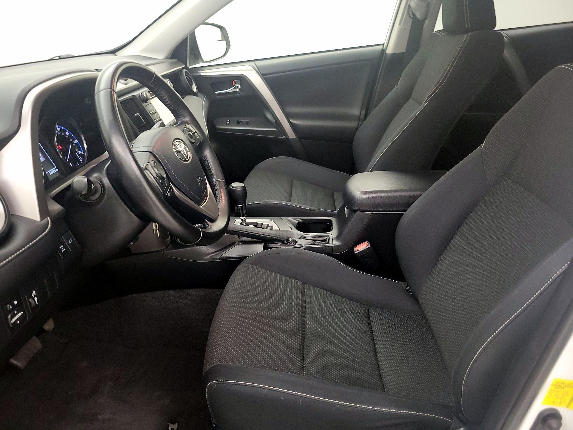 Thumbnail: 2016 Toyota RAV4 - 11