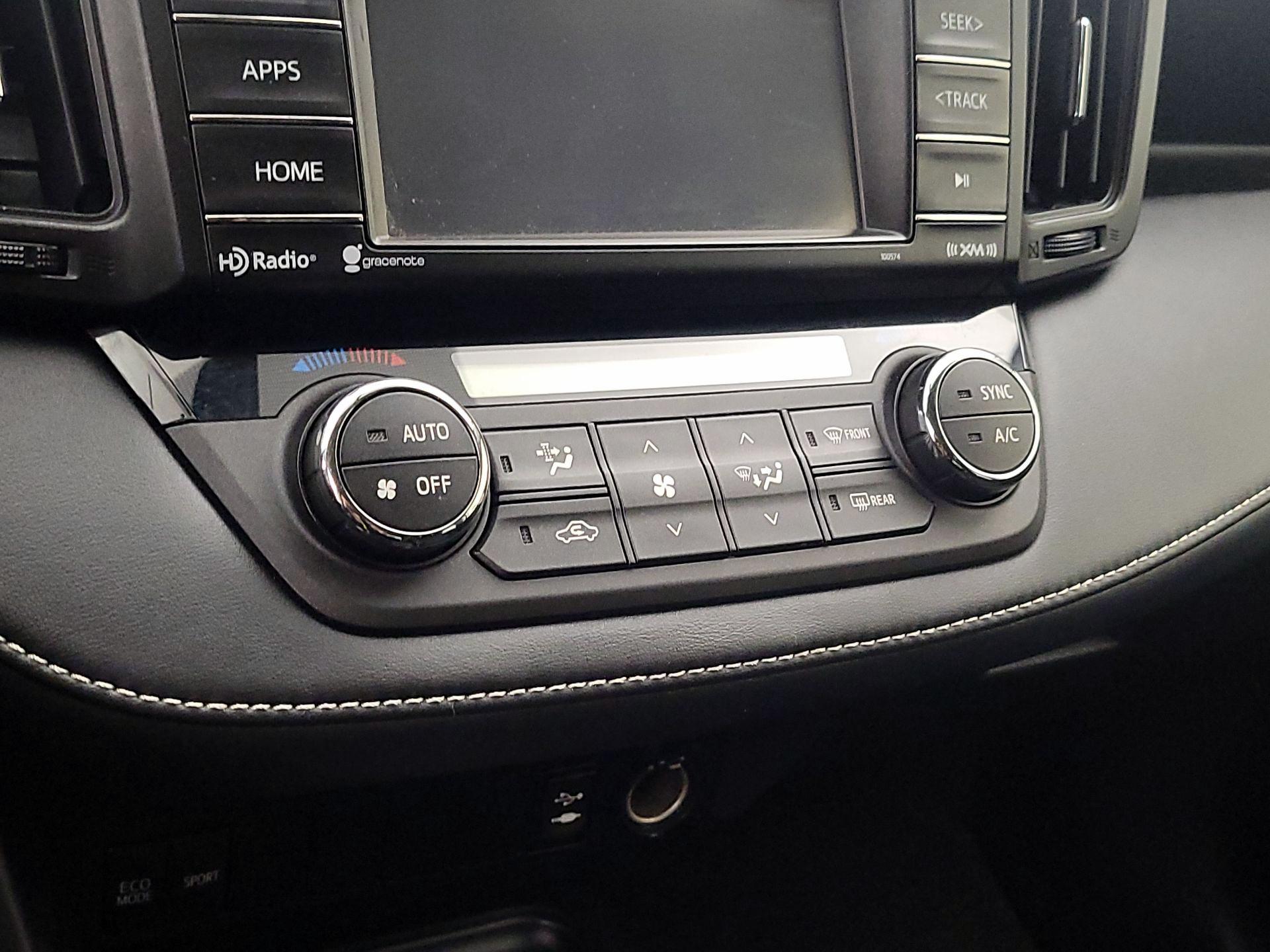 Thumbnail: 2016 Toyota RAV4 - 16