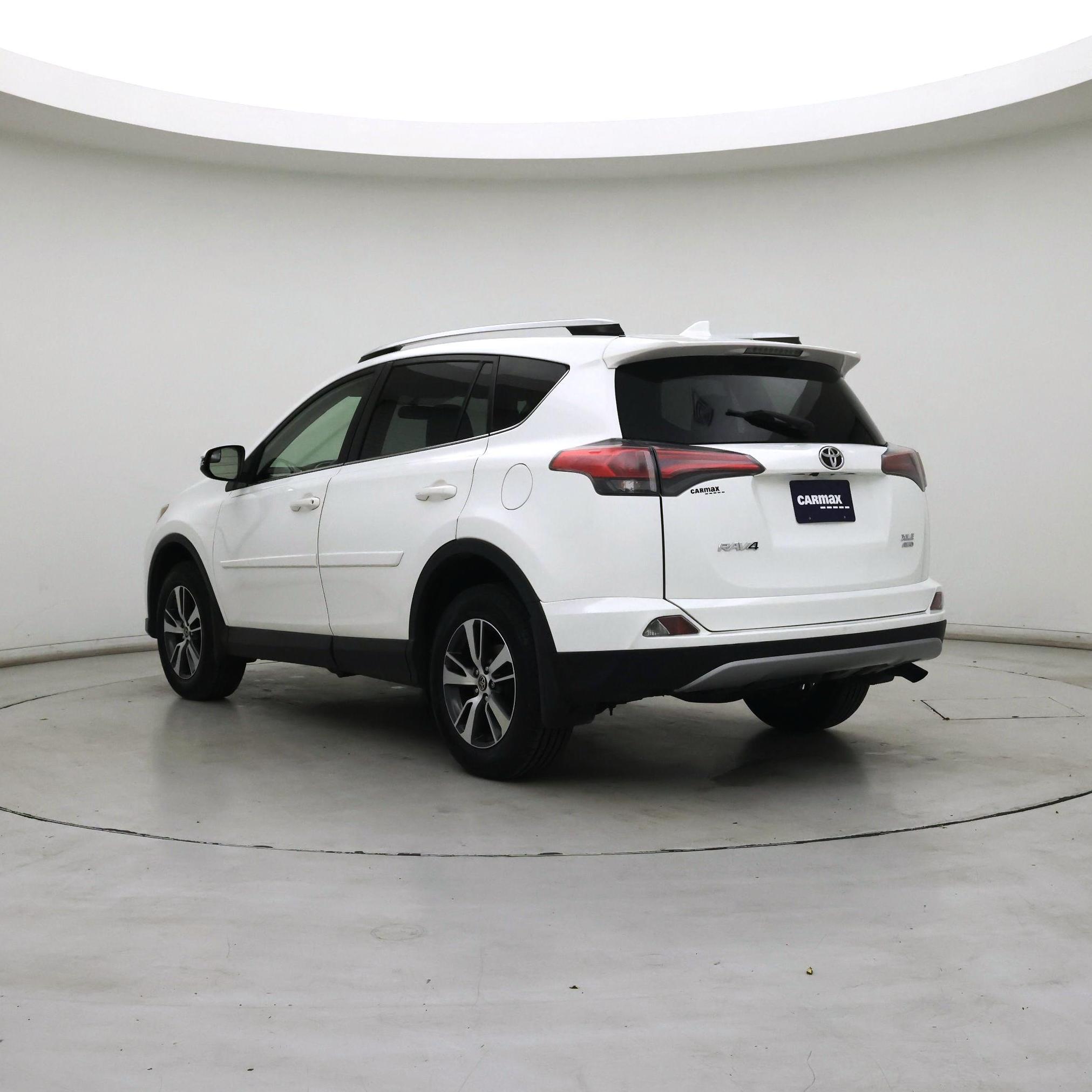 Thumbnail: 2016 Toyota RAV4 - 2