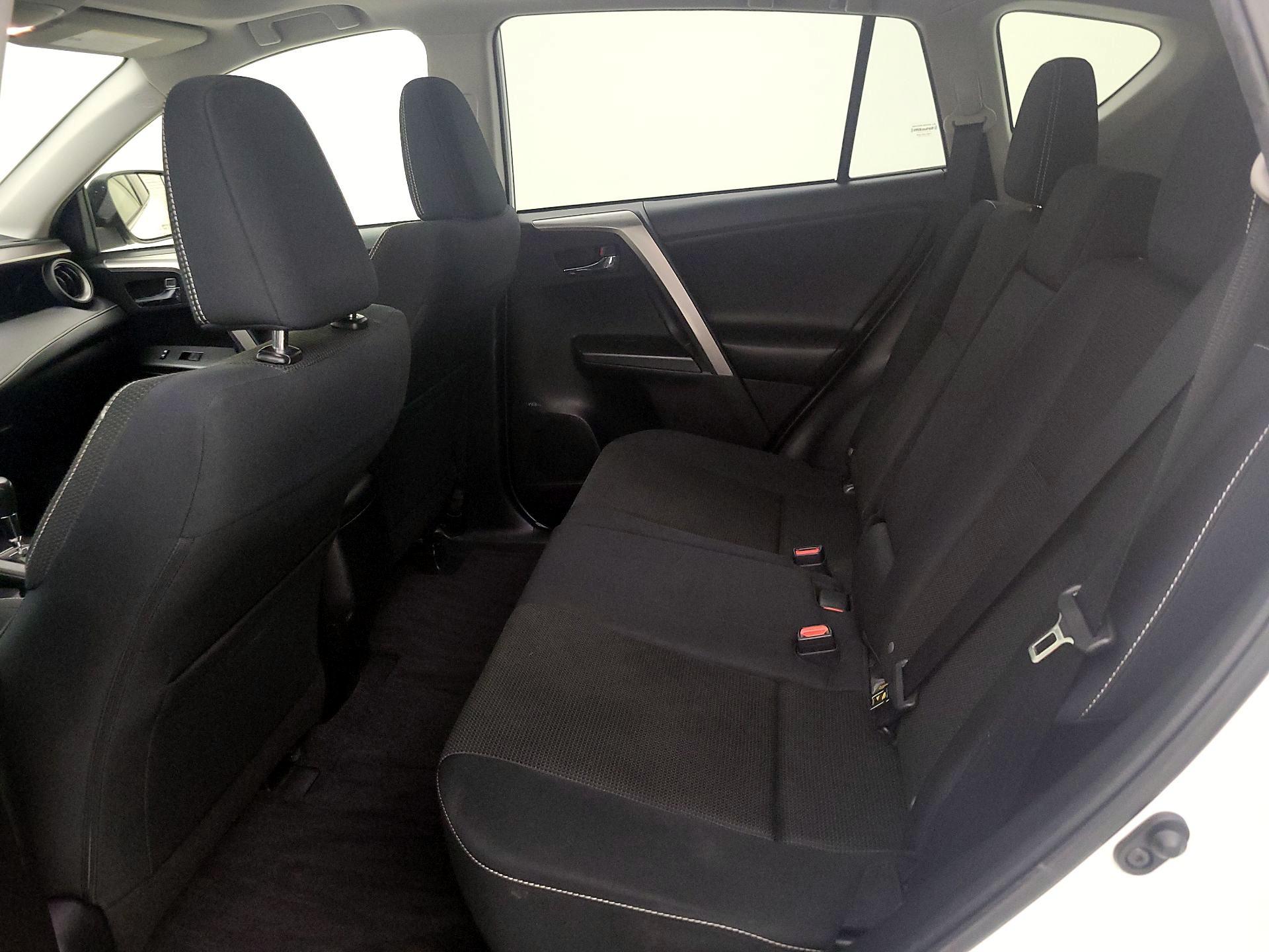 Thumbnail: 2016 Toyota RAV4 - 20