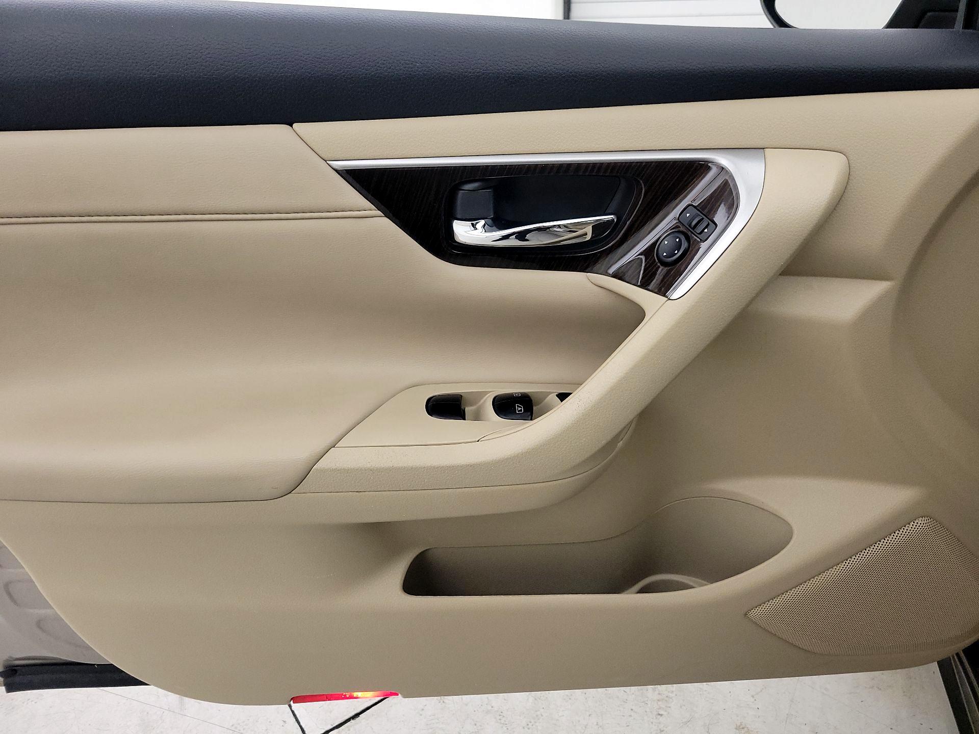 Thumbnail: 2014 Nissan Altima - 12