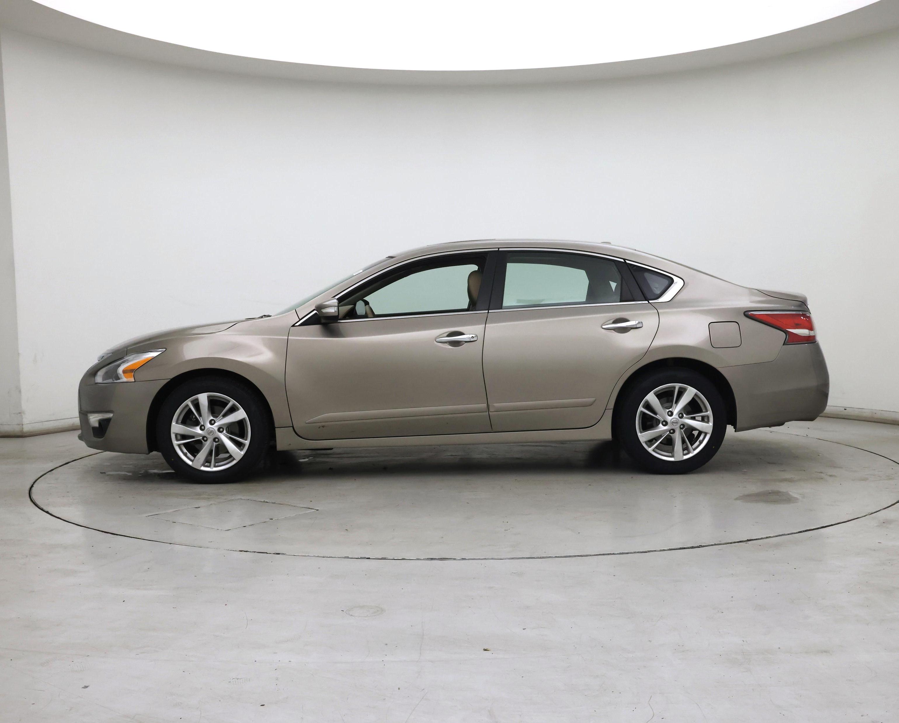 Thumbnail: 2014 Nissan Altima - 3