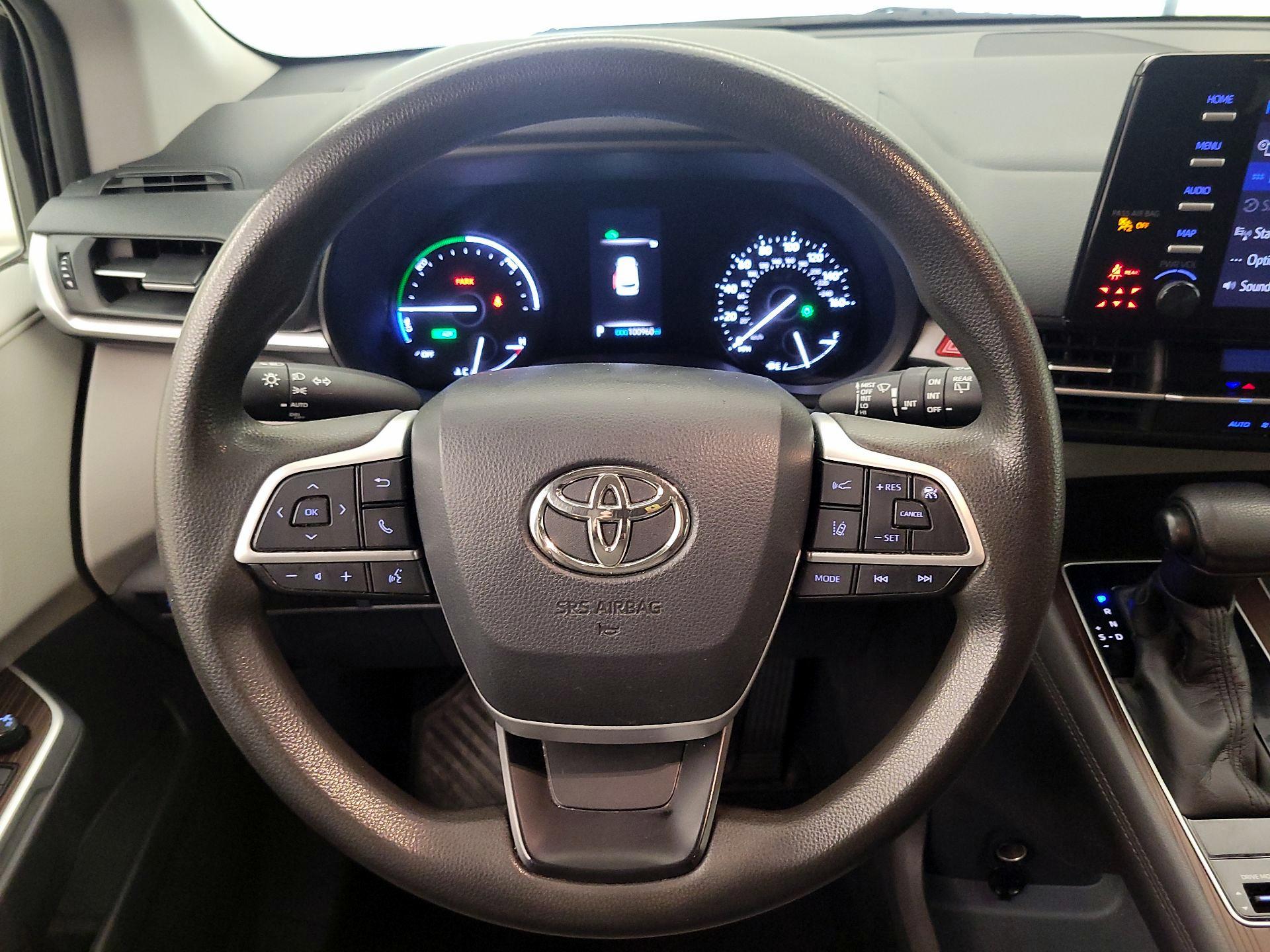 Thumbnail: 2021 Toyota Sienna - 10