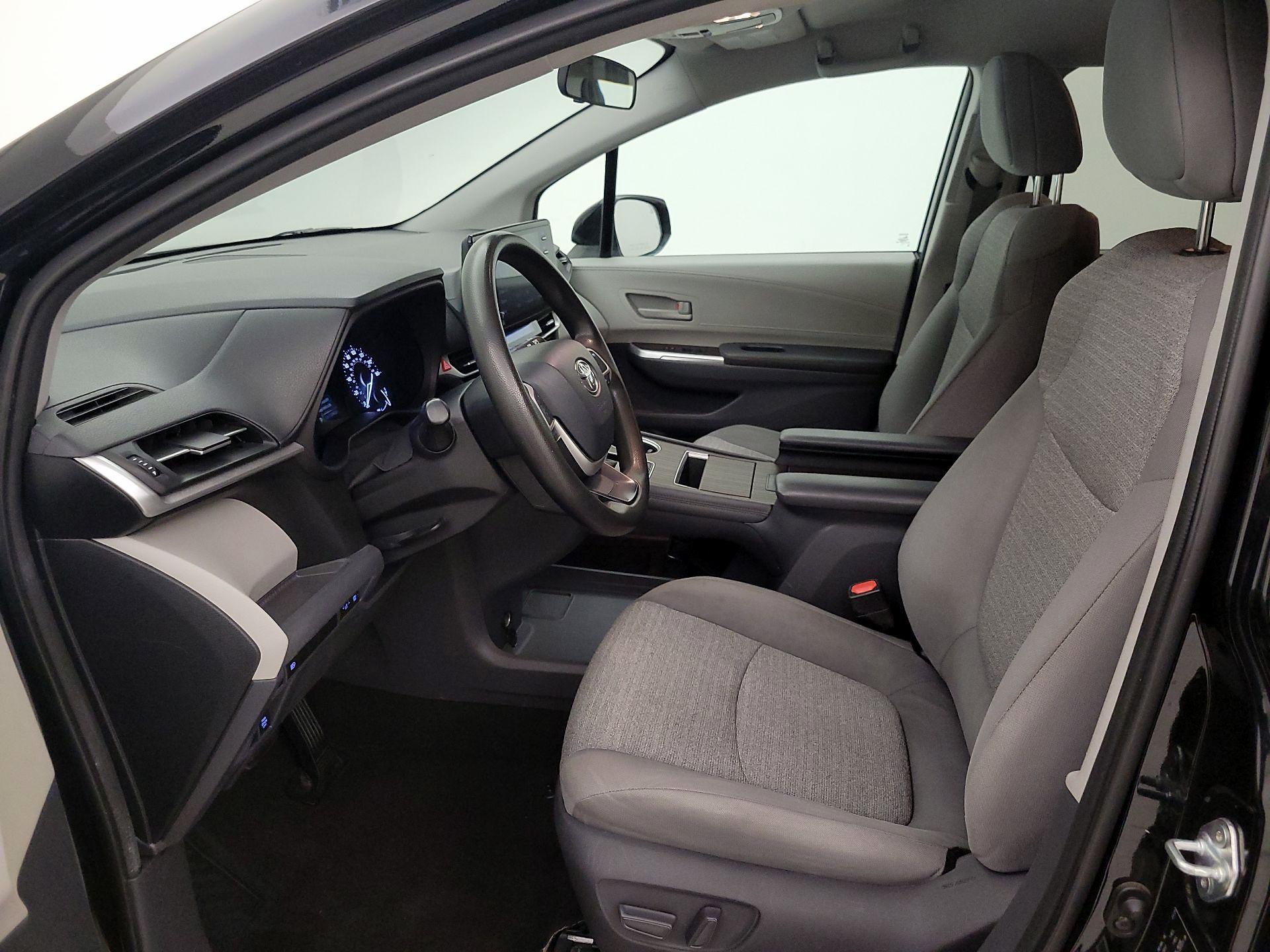 Thumbnail: 2021 Toyota Sienna - 11