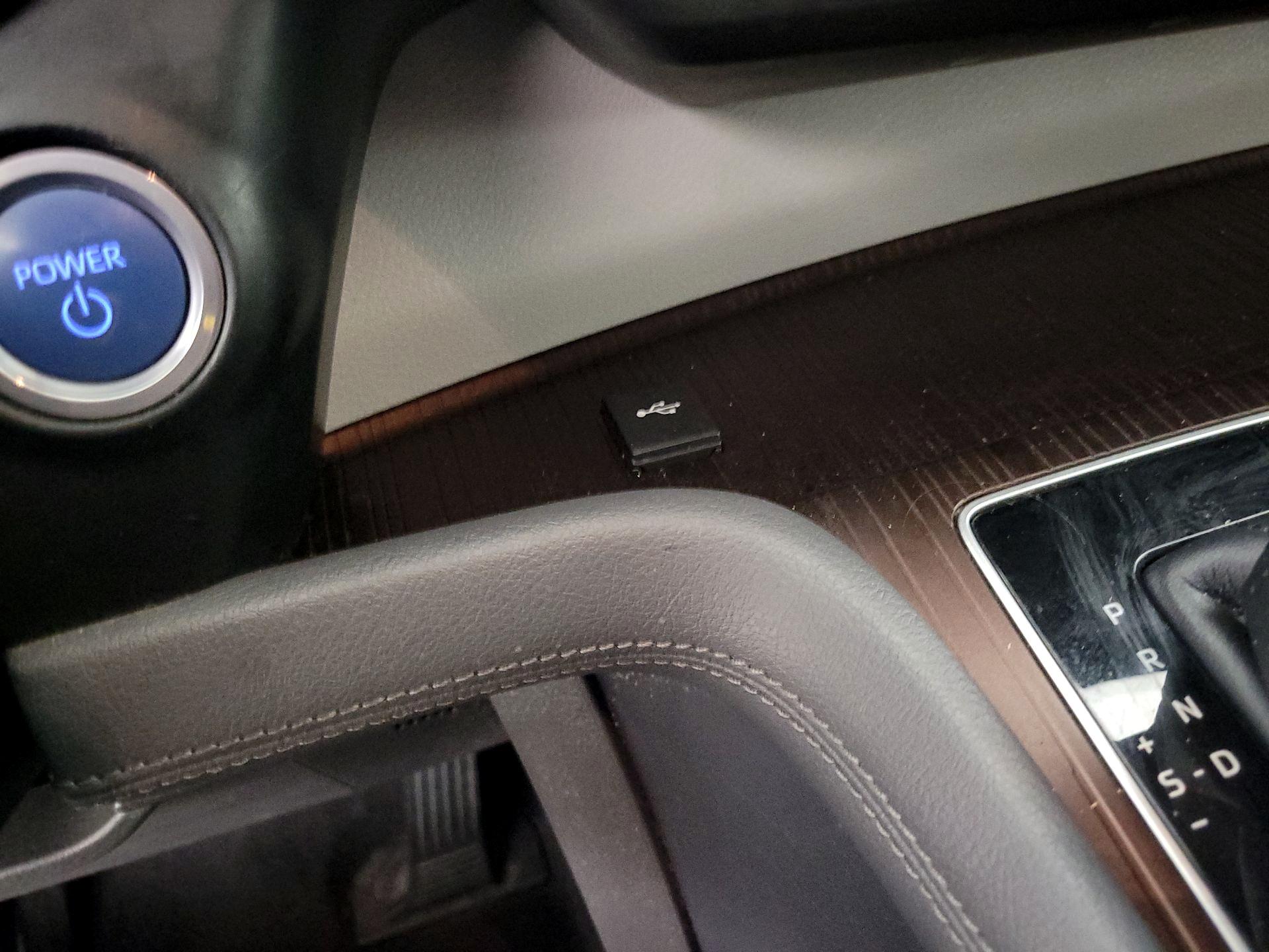 Thumbnail: 2021 Toyota Sienna - 18