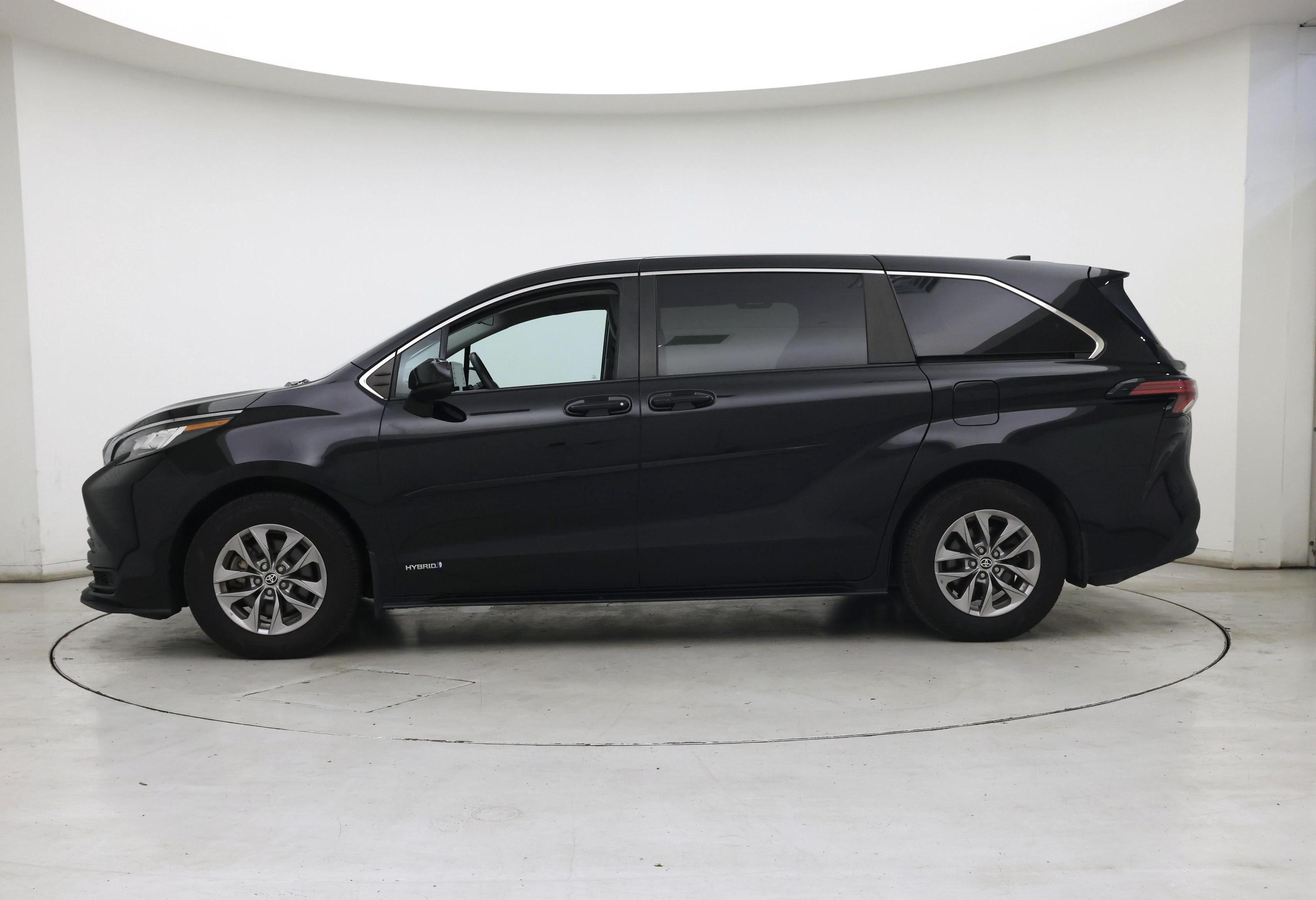Thumbnail: 2021 Toyota Sienna - 3