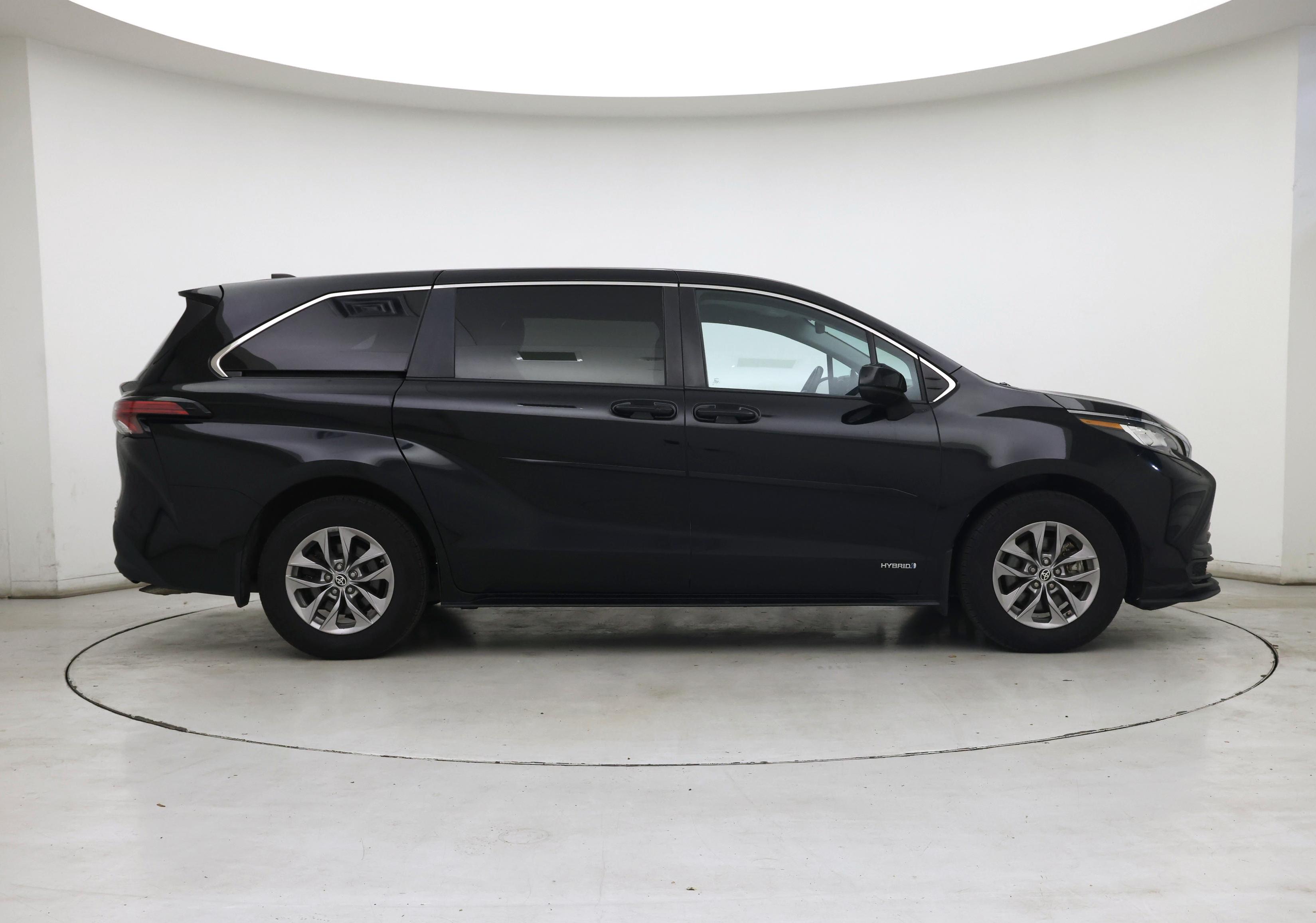 Thumbnail: 2021 Toyota Sienna - 7
