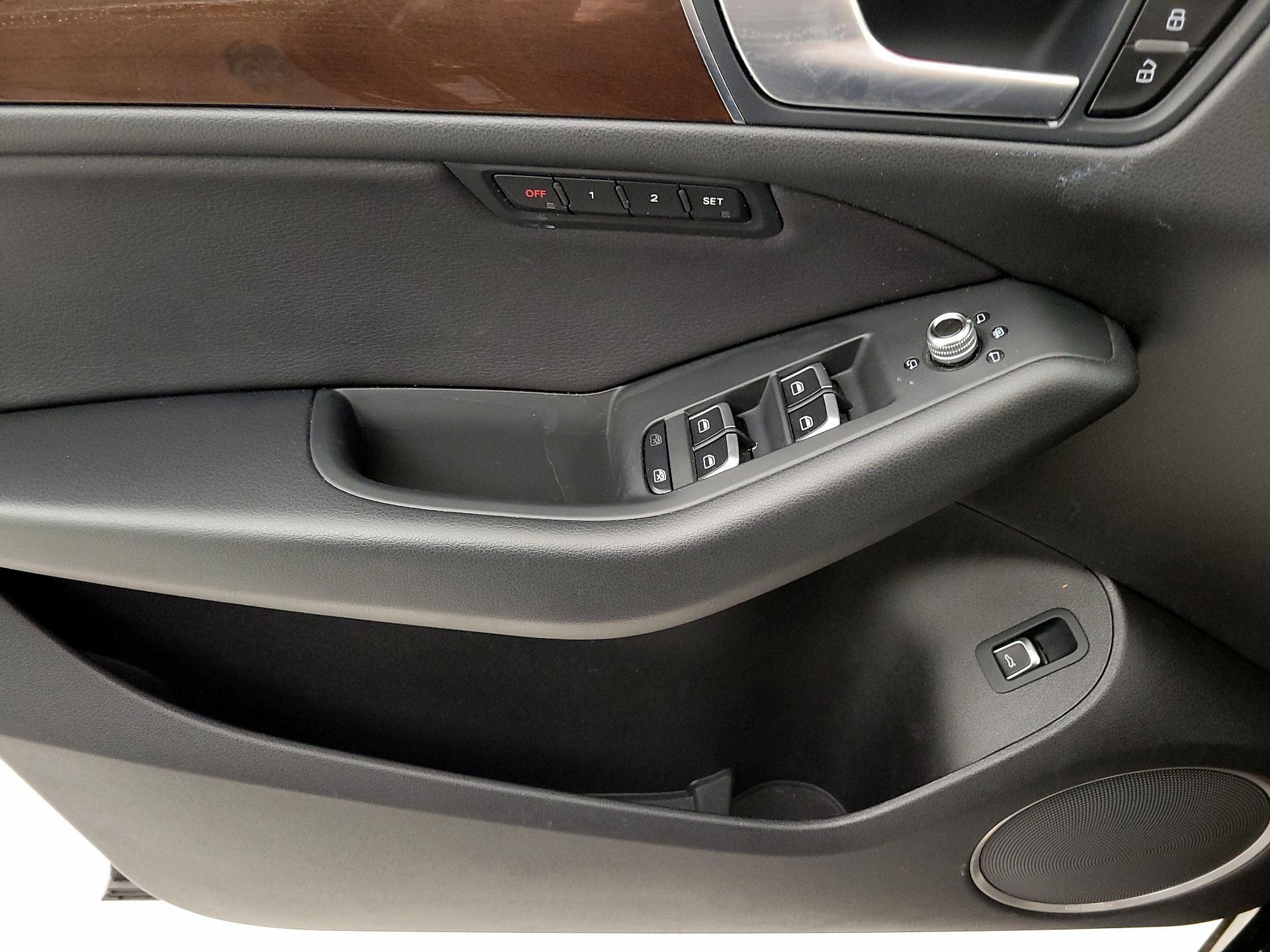 Thumbnail: 2015 Audi Q5 - 12