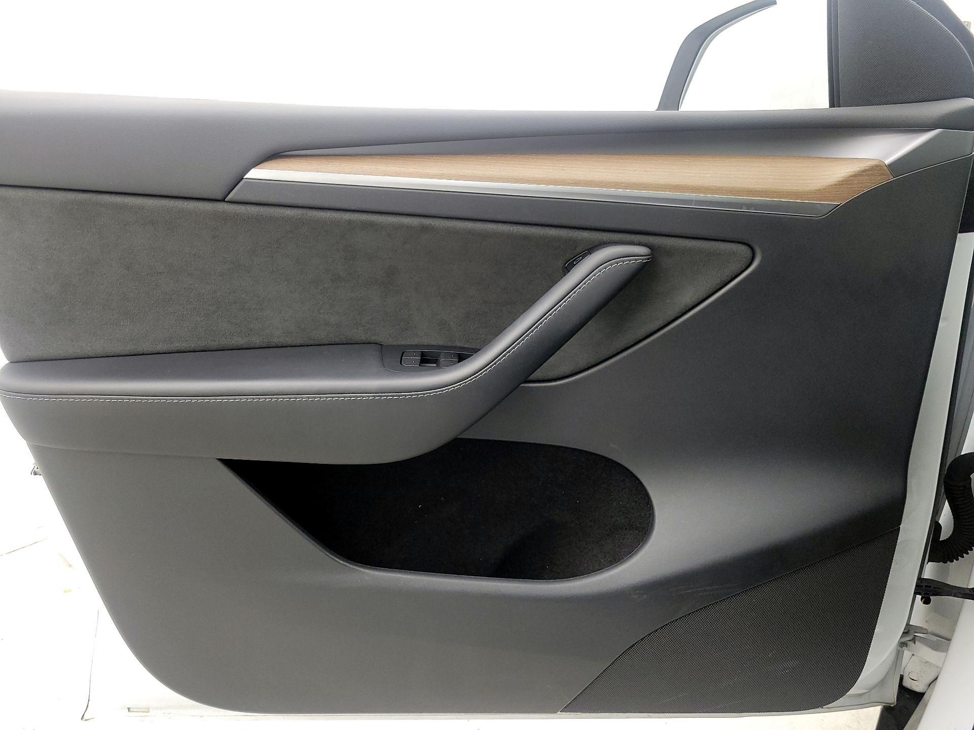 Thumbnail: 2023 Tesla Model Y - 12