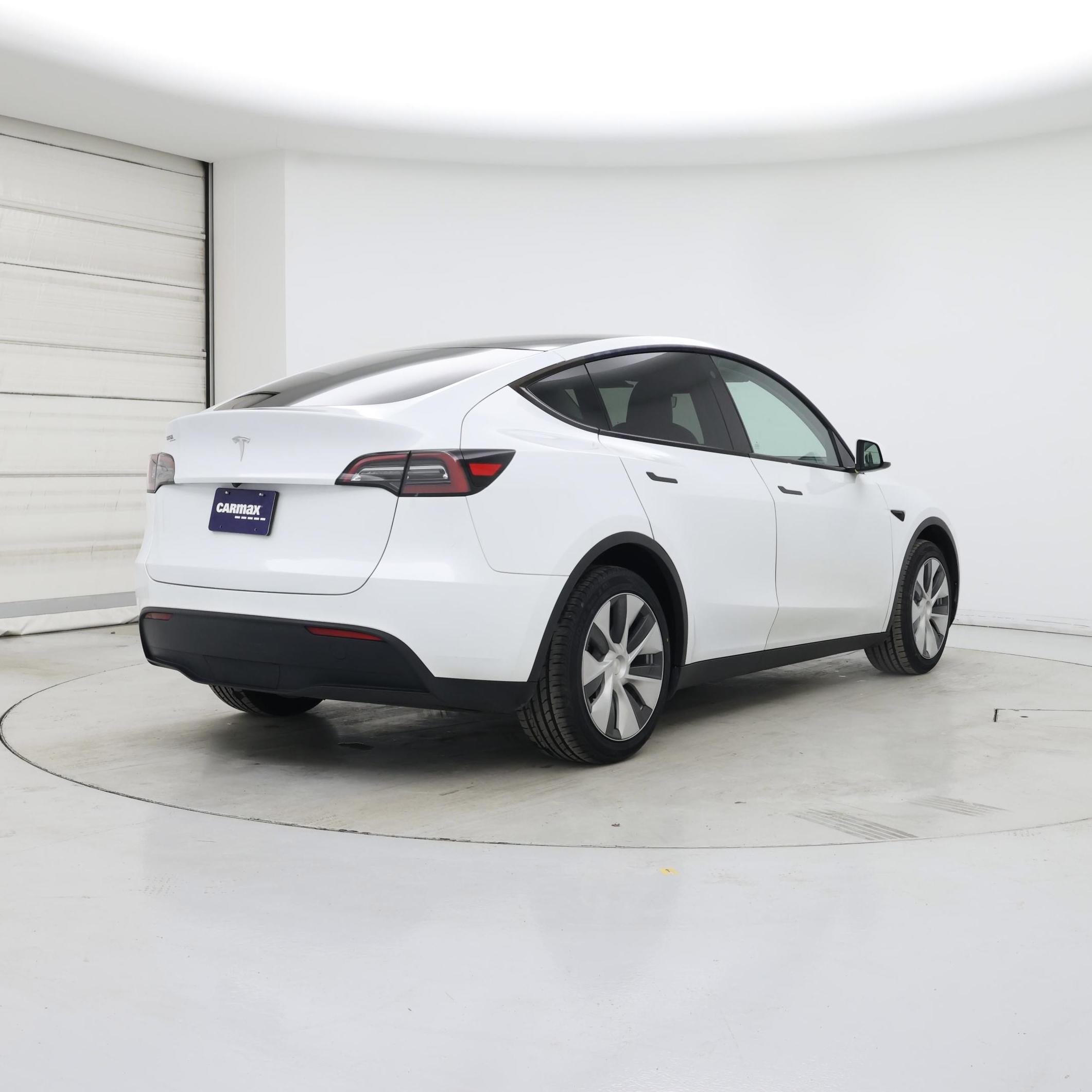 Thumbnail: 2023 Tesla Model Y - 8