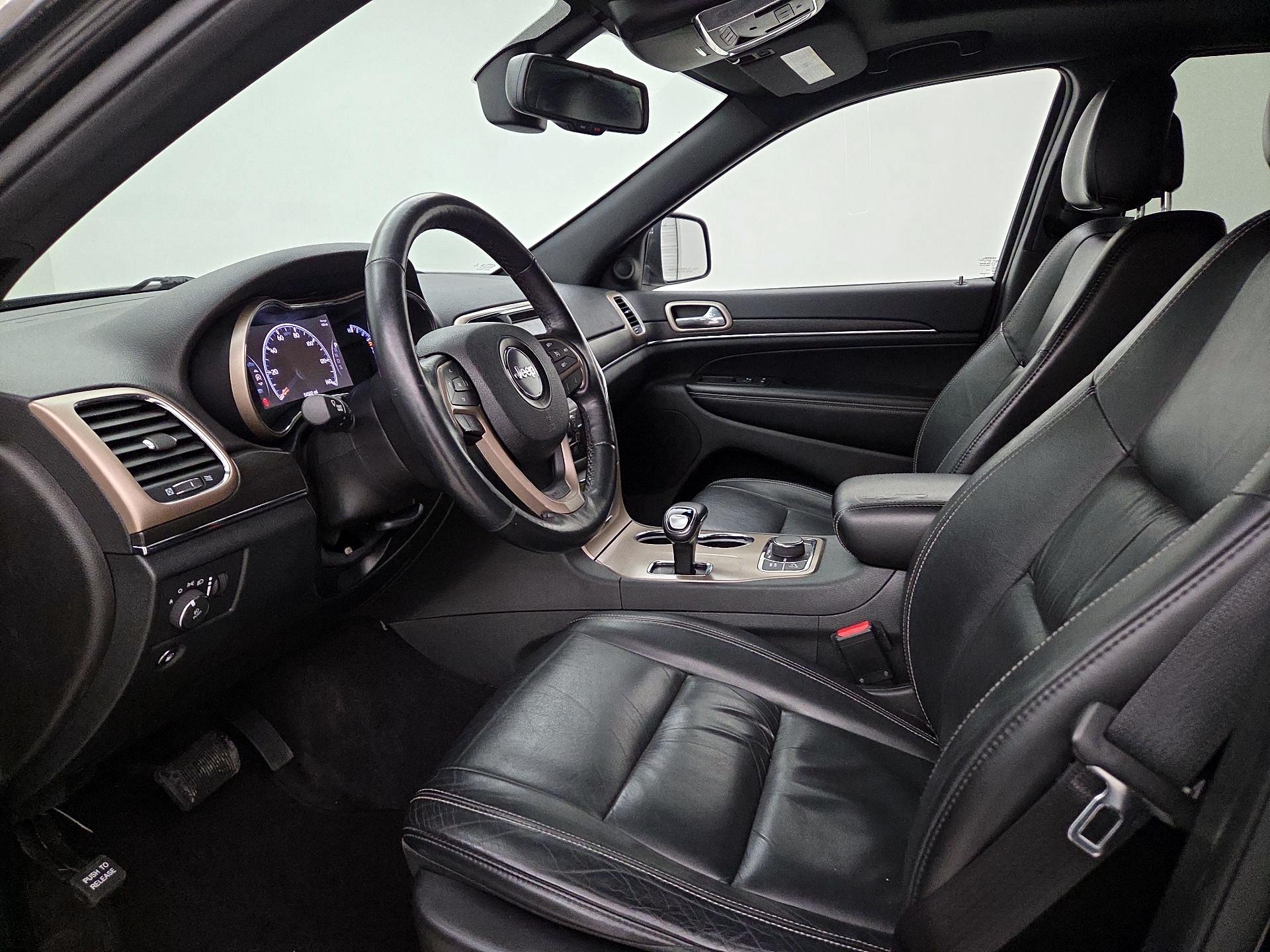 Thumbnail: 2015 Jeep Grand Cherokee - 11