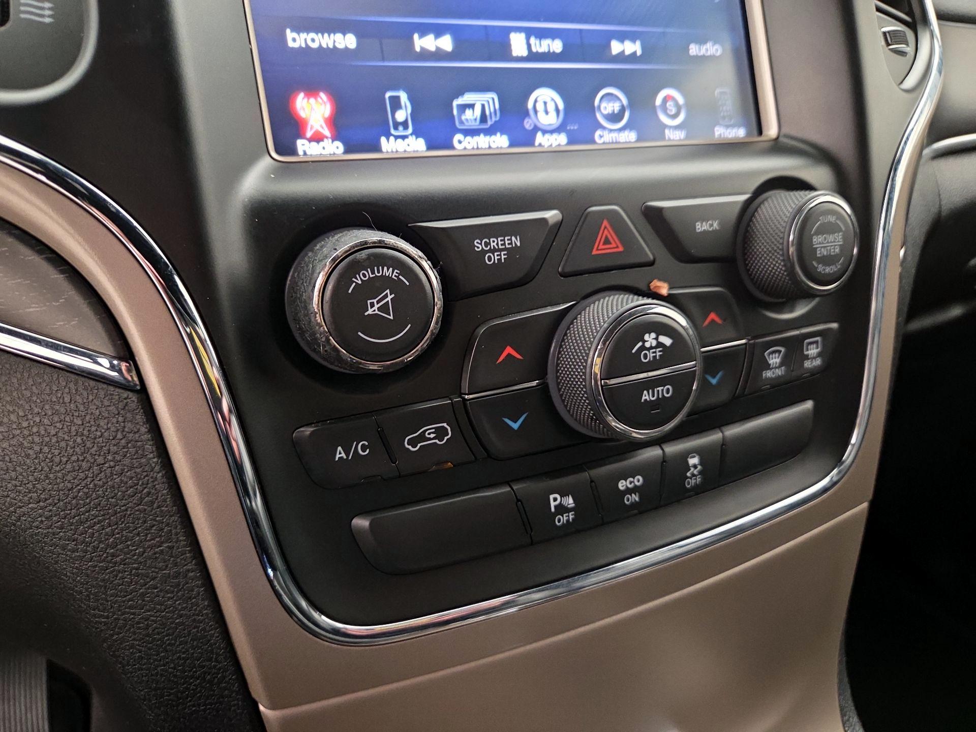 Thumbnail: 2015 Jeep Grand Cherokee - 15