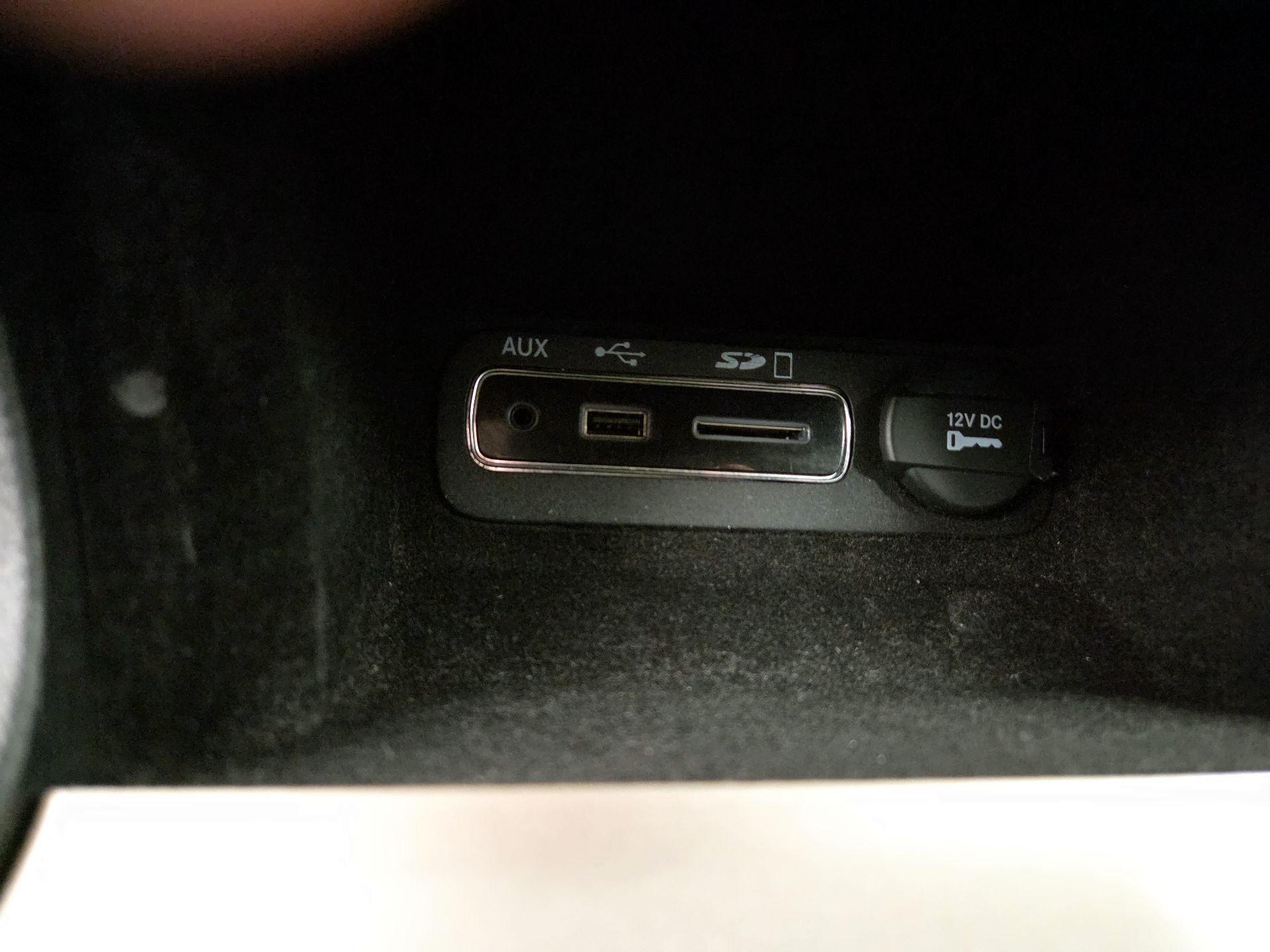 Thumbnail: 2015 Jeep Grand Cherokee - 17