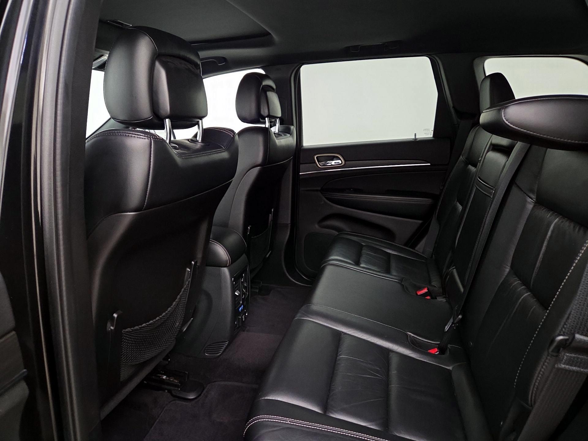 Thumbnail: 2015 Jeep Grand Cherokee - 18