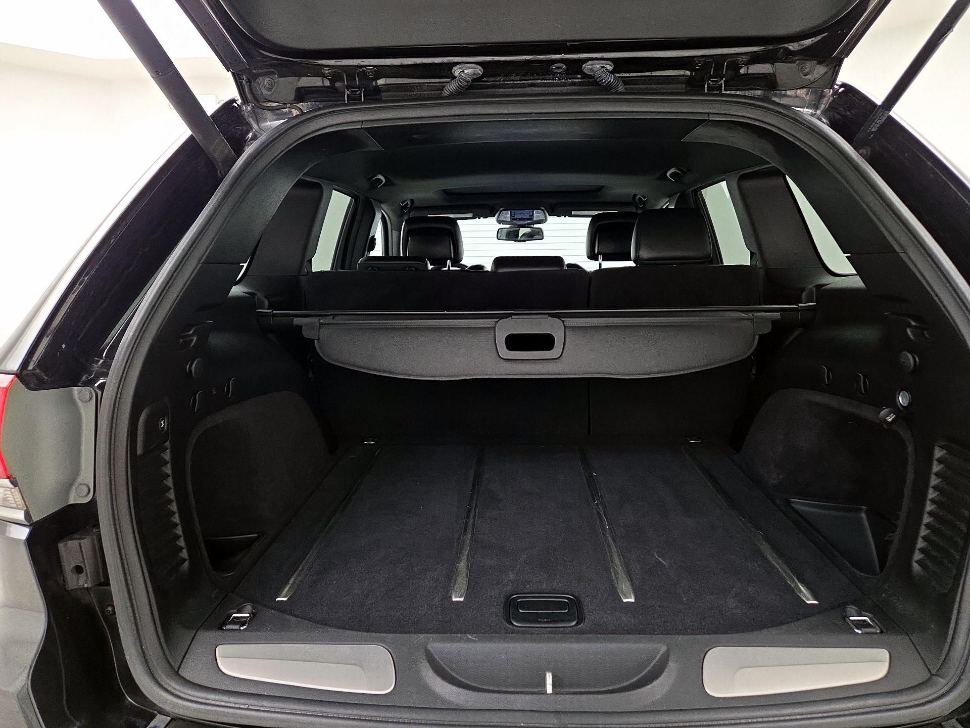 Thumbnail: 2015 Jeep Grand Cherokee - 19