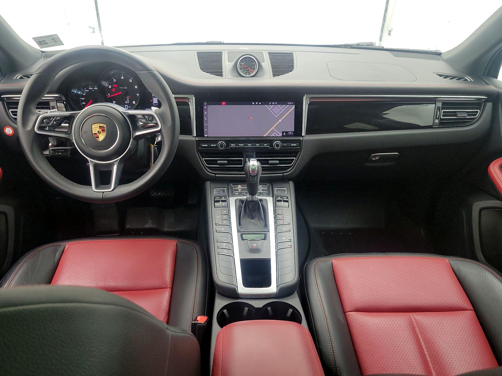 Thumbnail: 2020 Porsche Macan - 9