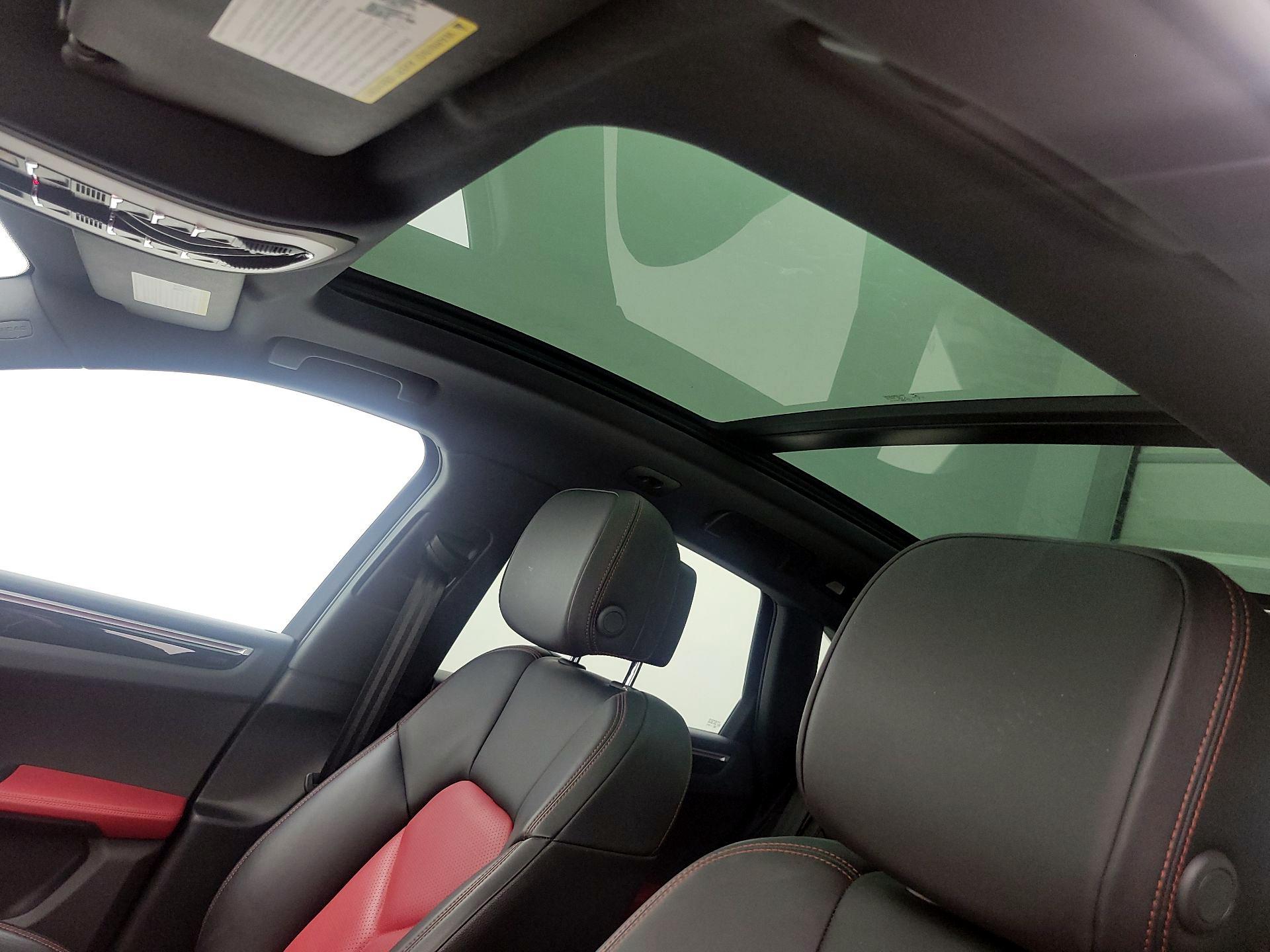 Thumbnail: 2020 Porsche Macan - 18