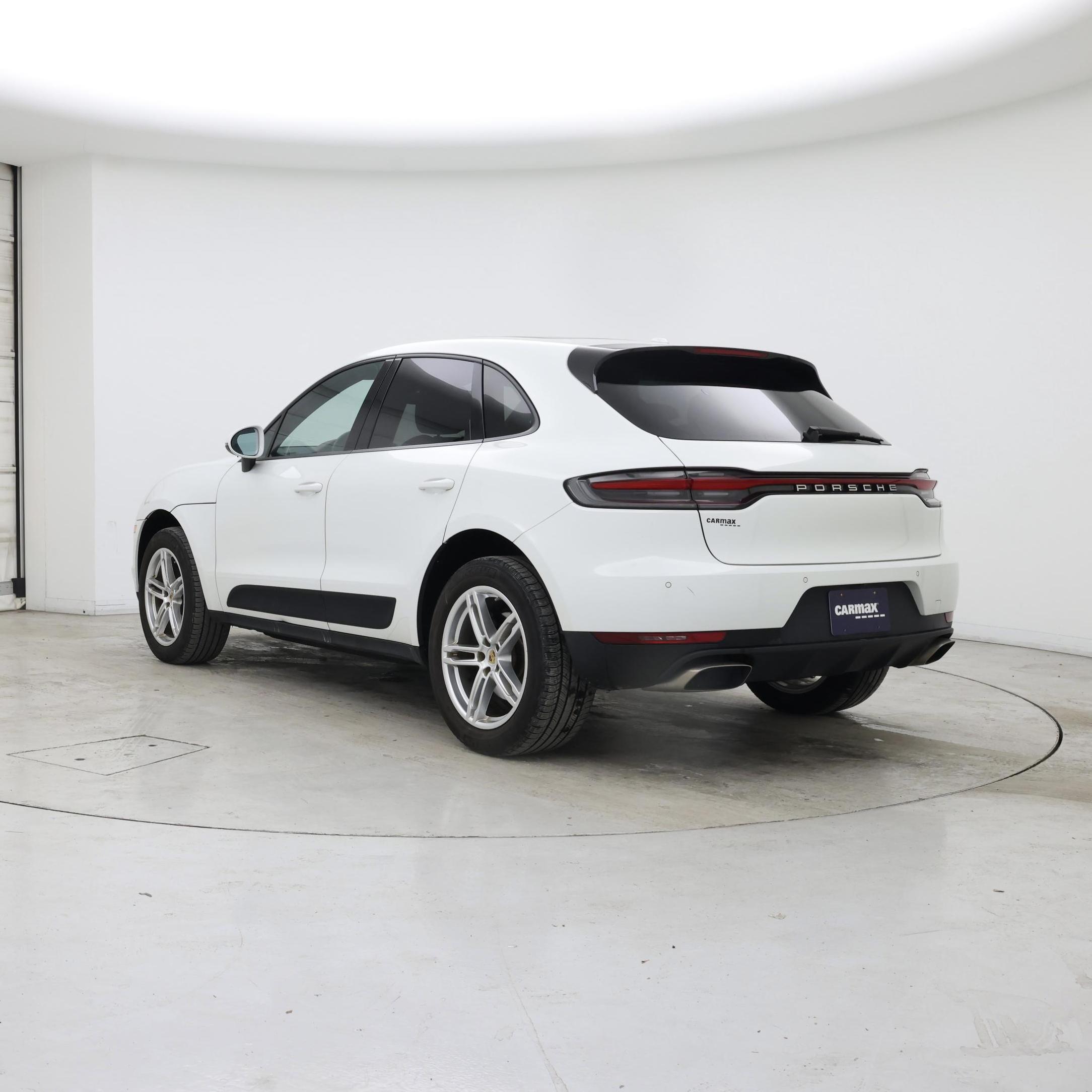 Thumbnail: 2020 Porsche Macan - 2