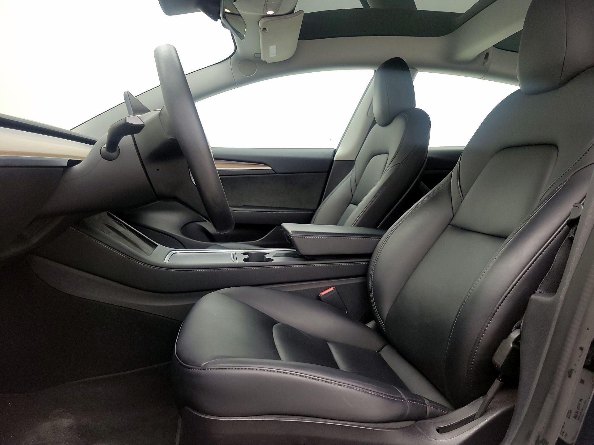 Thumbnail: 2022 Tesla Model 3 - 11