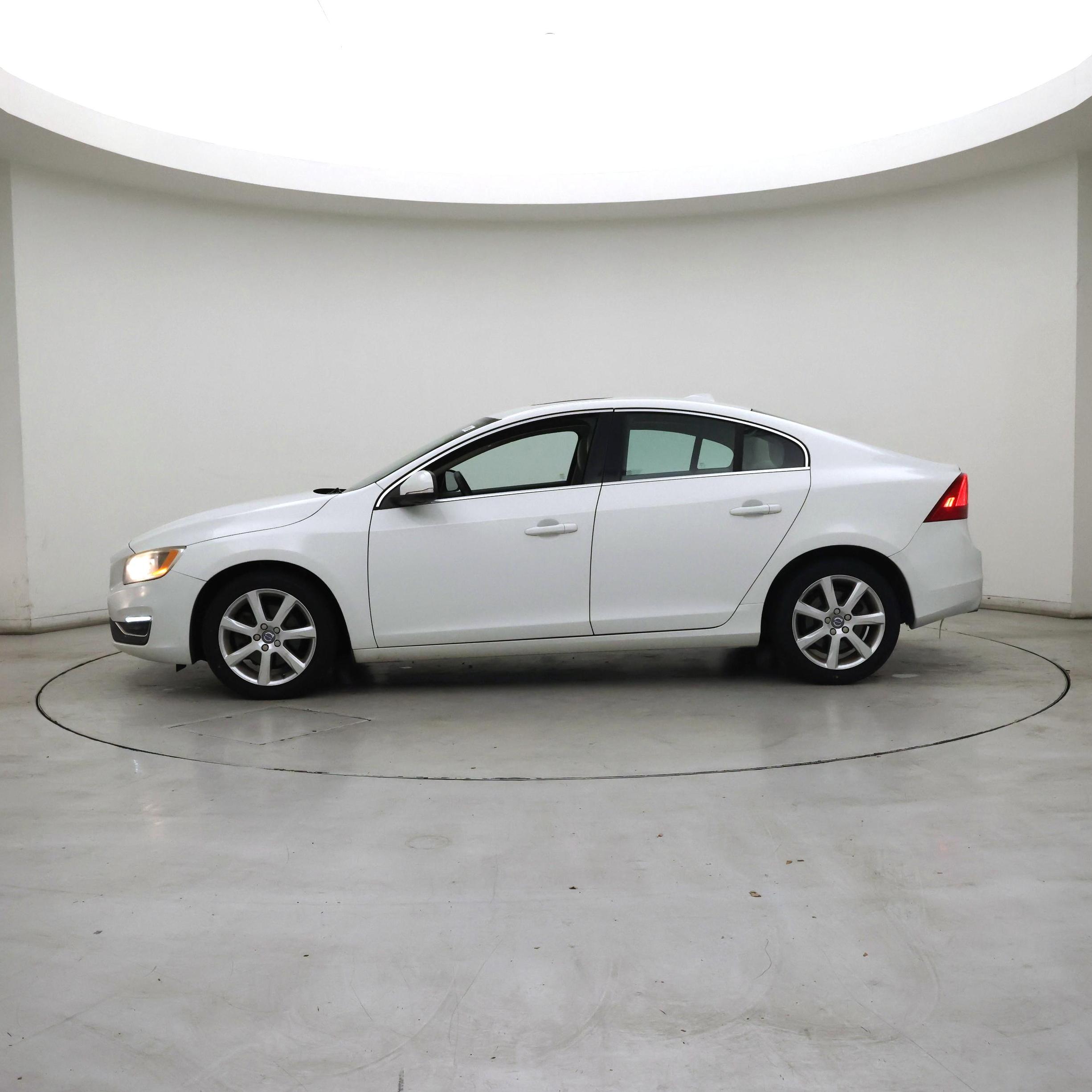 Thumbnail: 2016 Volvo S60 - 3