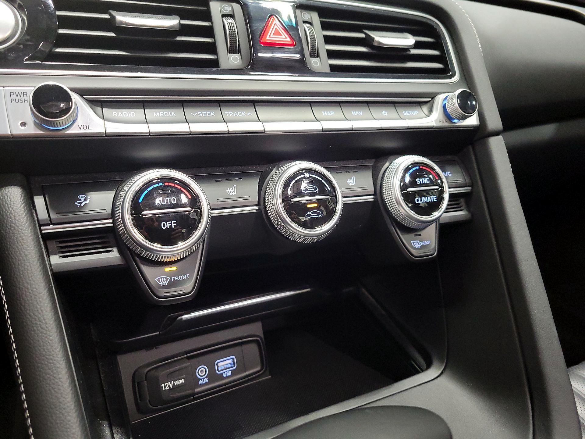 Thumbnail: 2021 Genesis G70 - 16