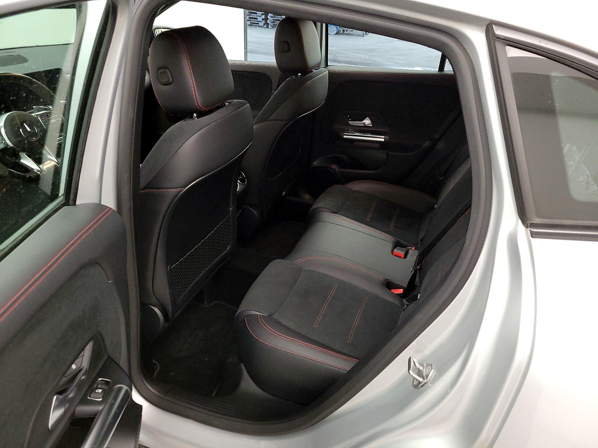 Thumbnail: 2022 Mercedes-Benz GLA - 20