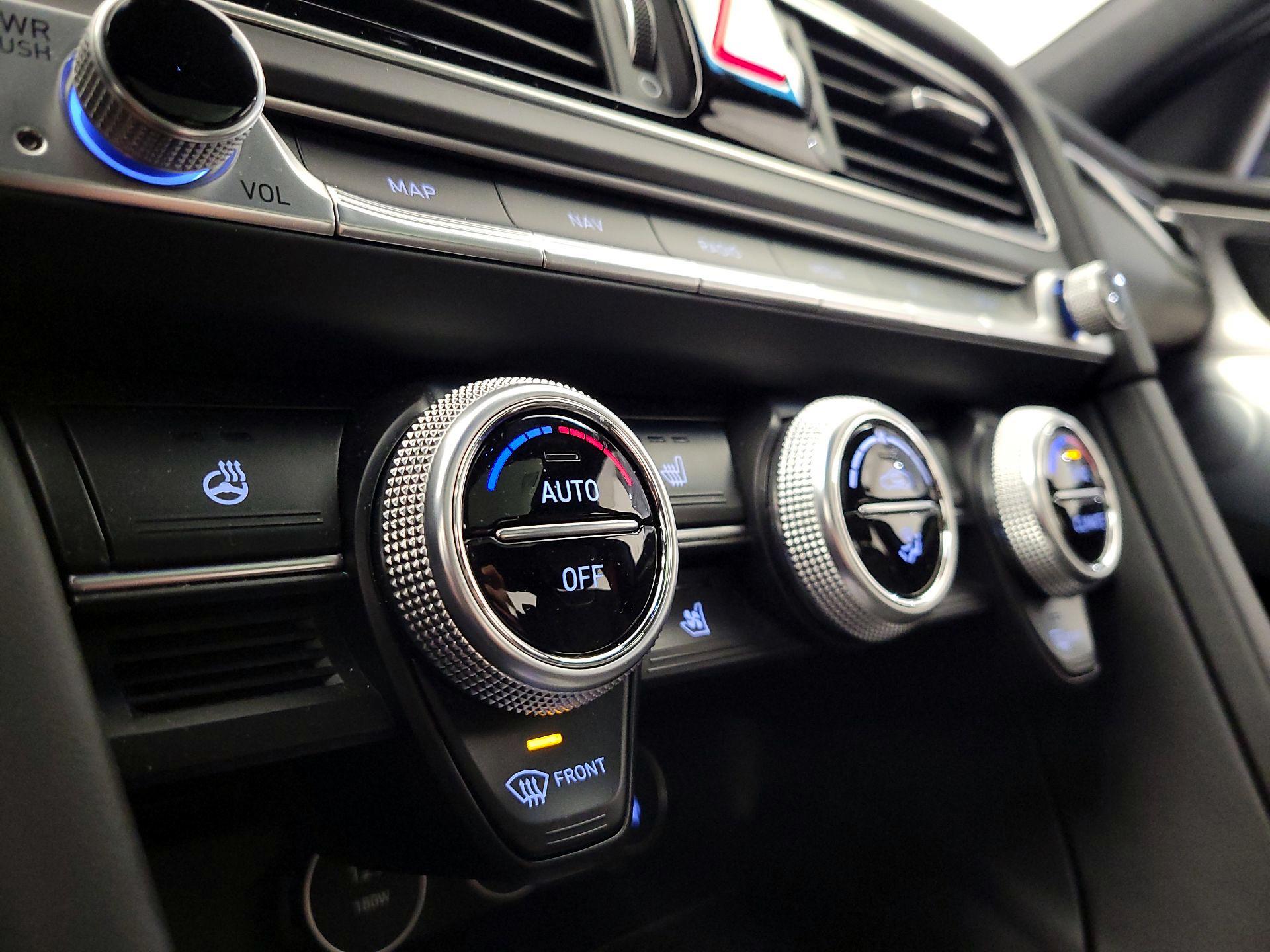 Thumbnail: 2022 Genesis G70 - 17