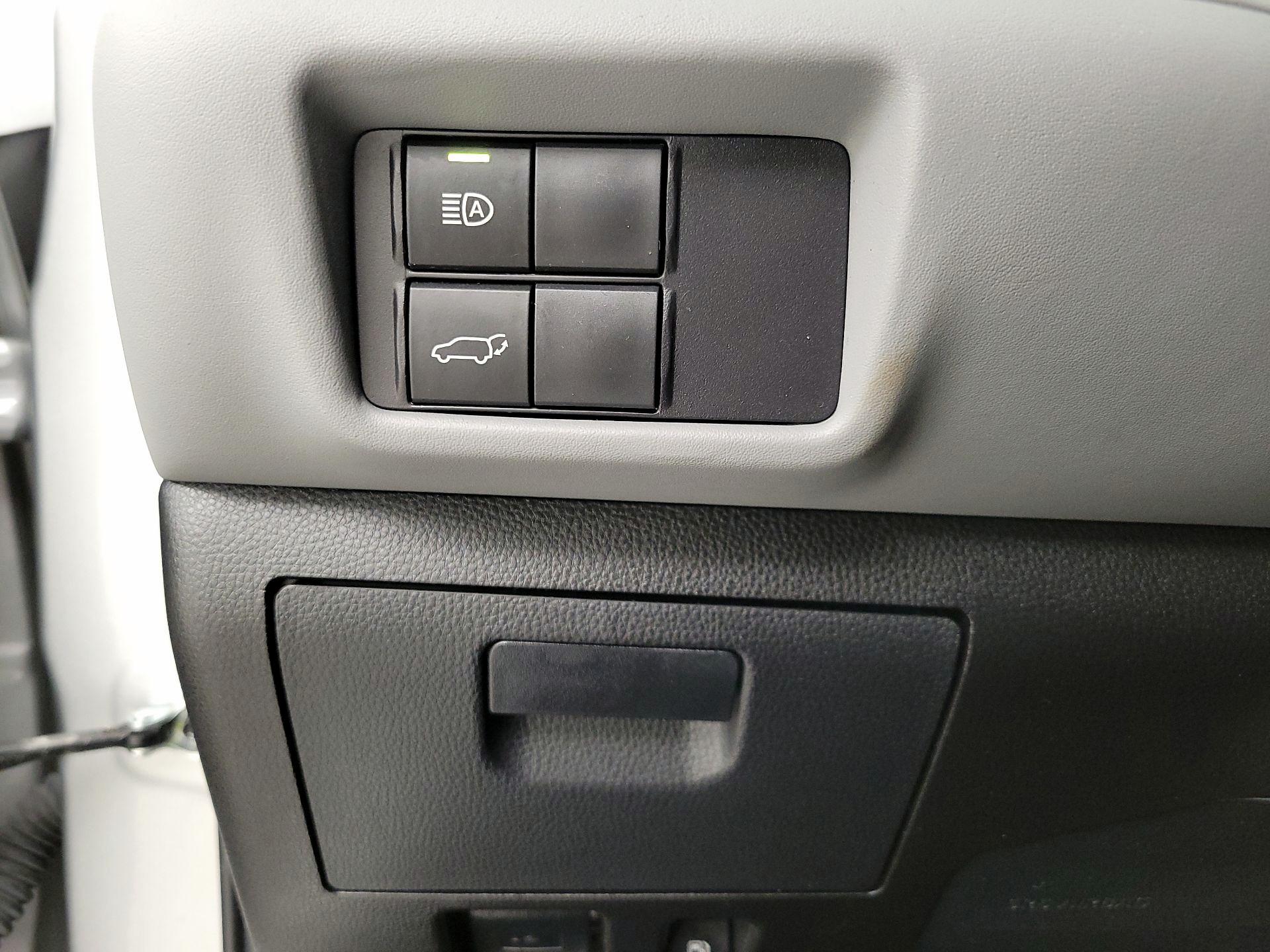 Thumbnail: 2022 Toyota Highlander - 13