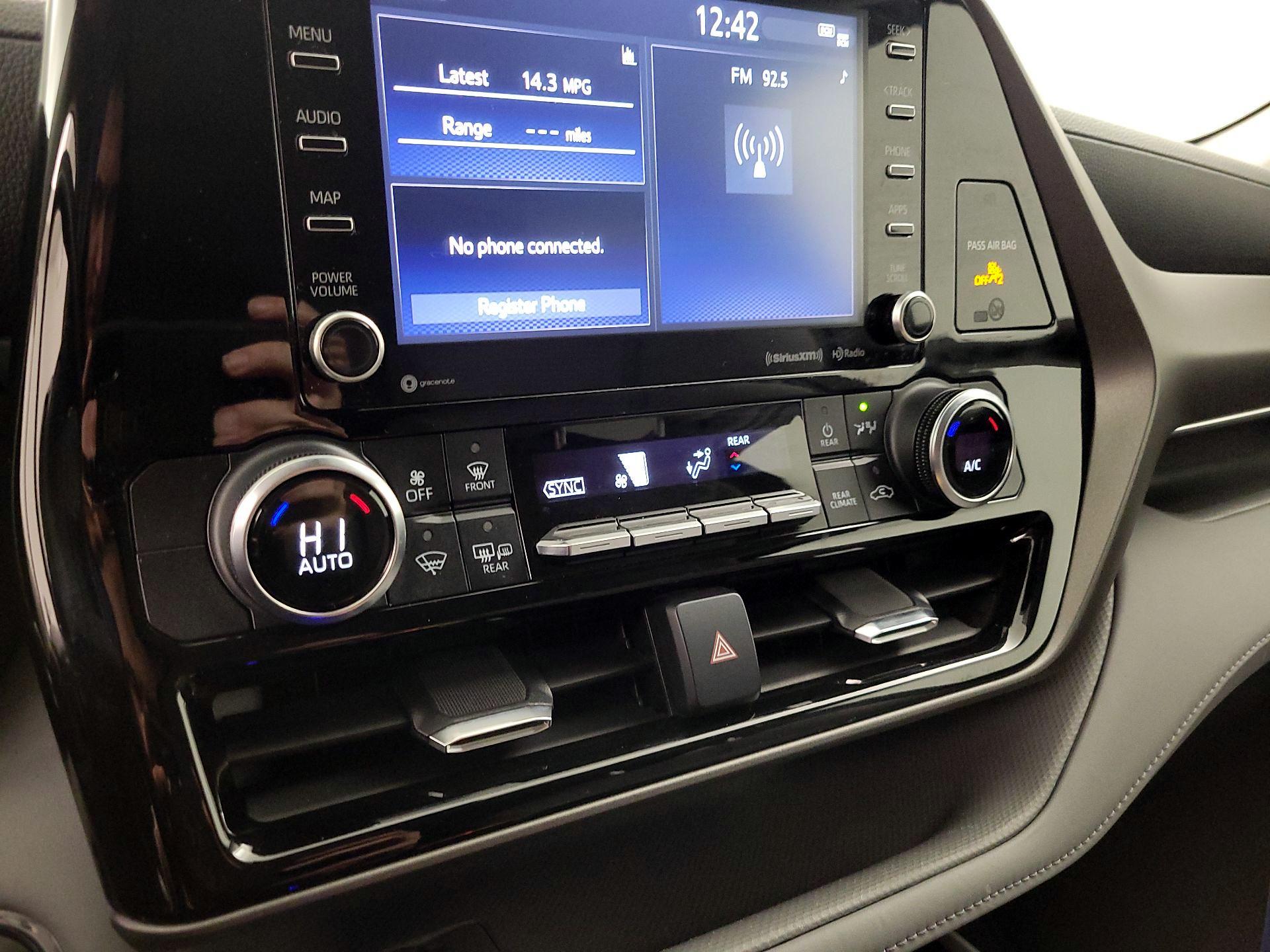 Thumbnail: 2022 Toyota Highlander - 17