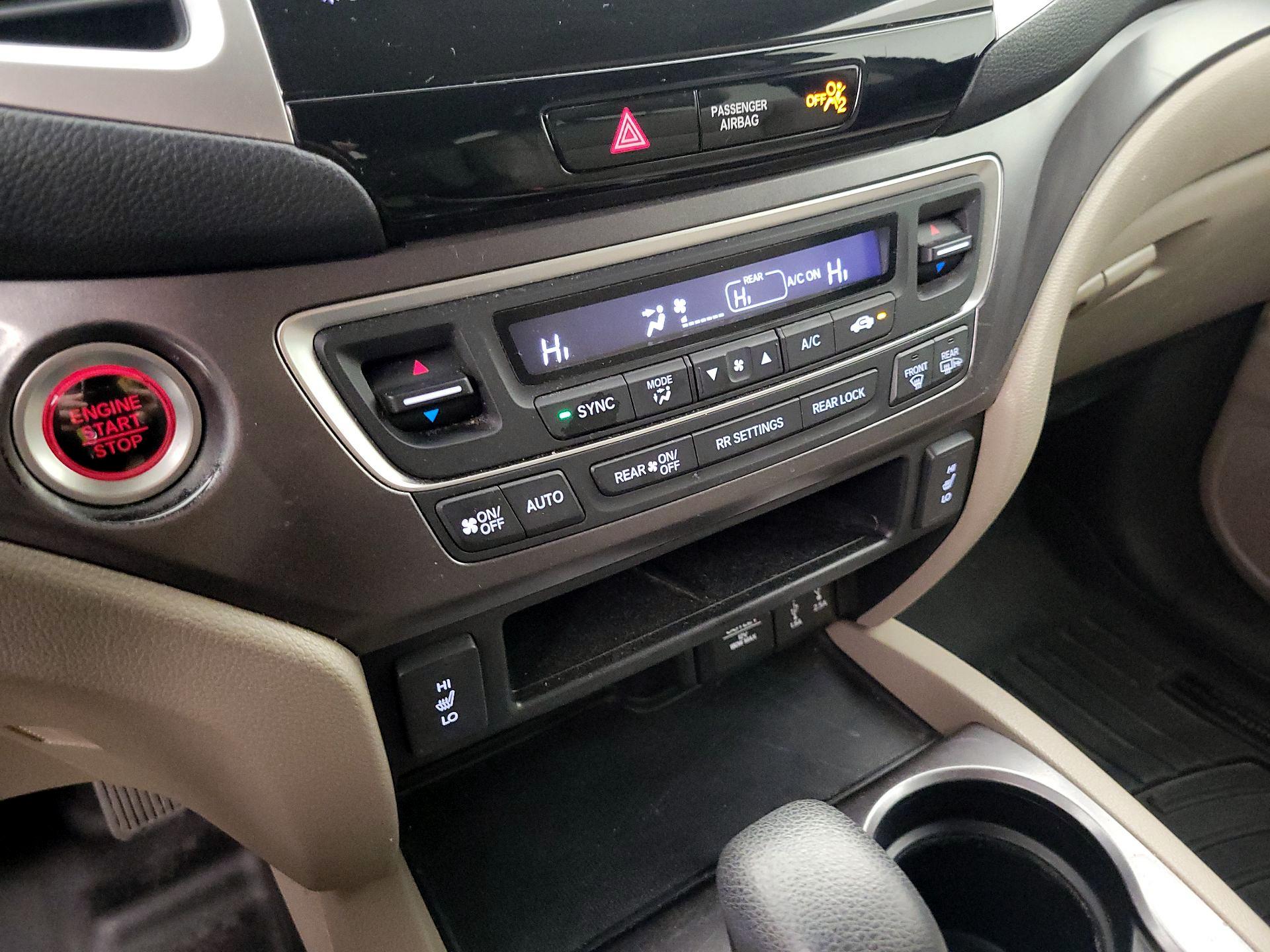 Thumbnail: 2018 Honda Pilot - 16