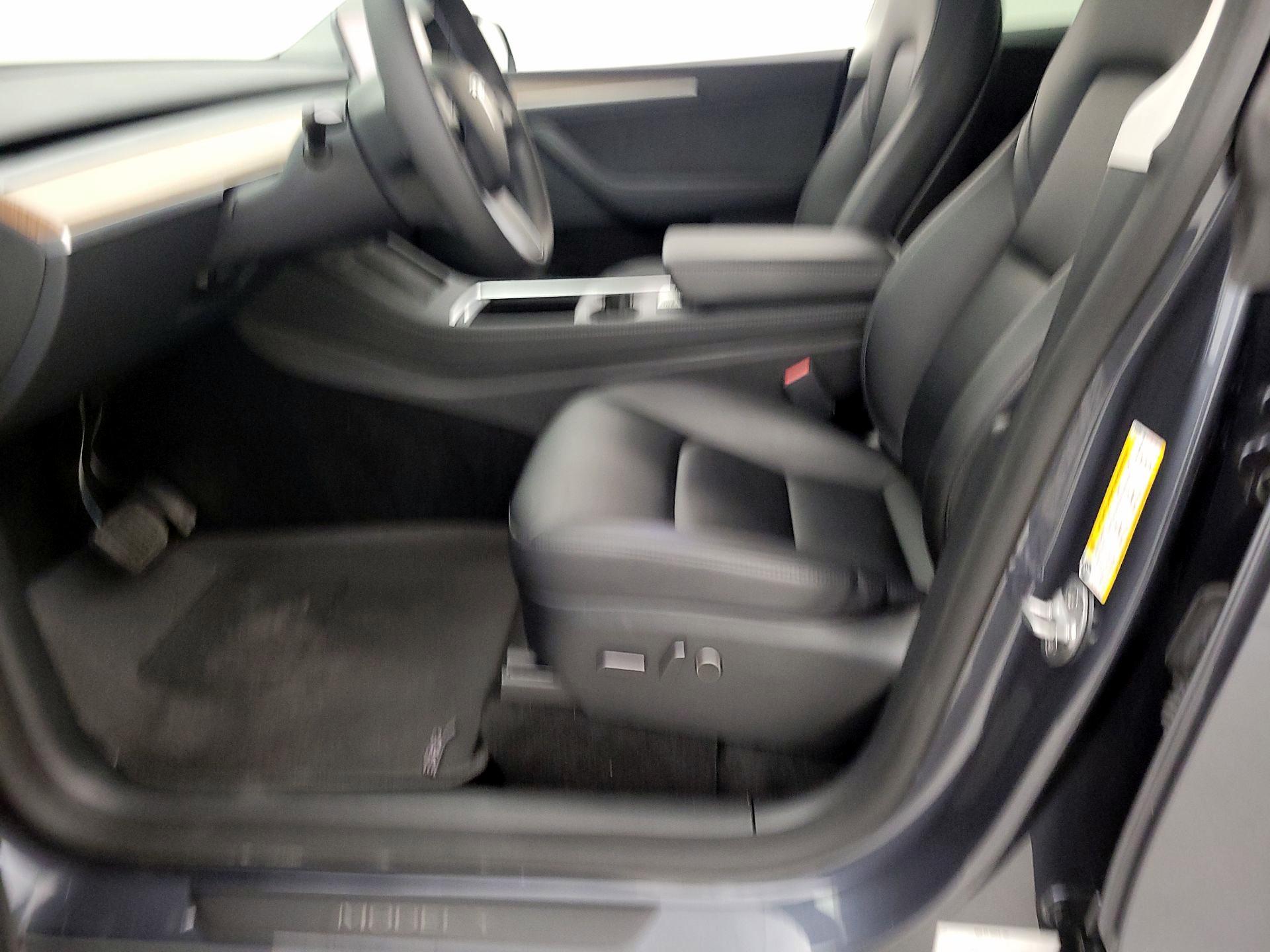 Thumbnail: 2023 Tesla Model Y - 11