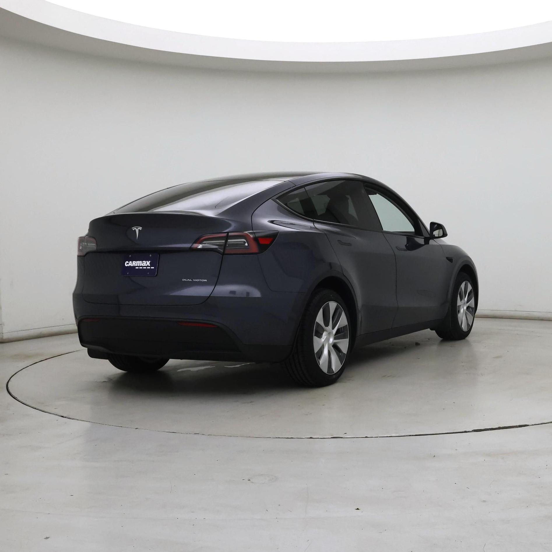 Thumbnail: 2023 Tesla Model Y - 8