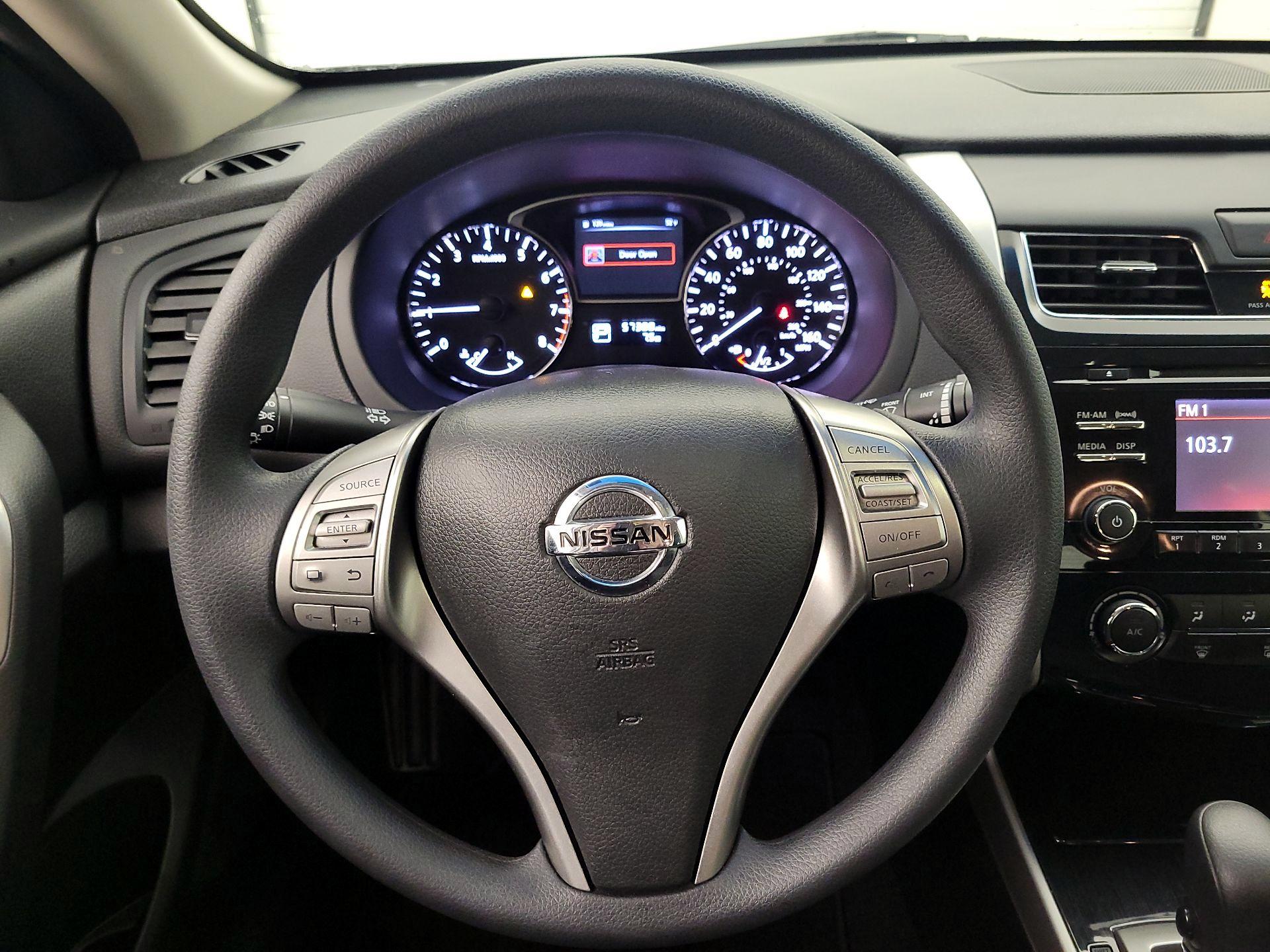 Thumbnail: 2014 Nissan Altima - 10