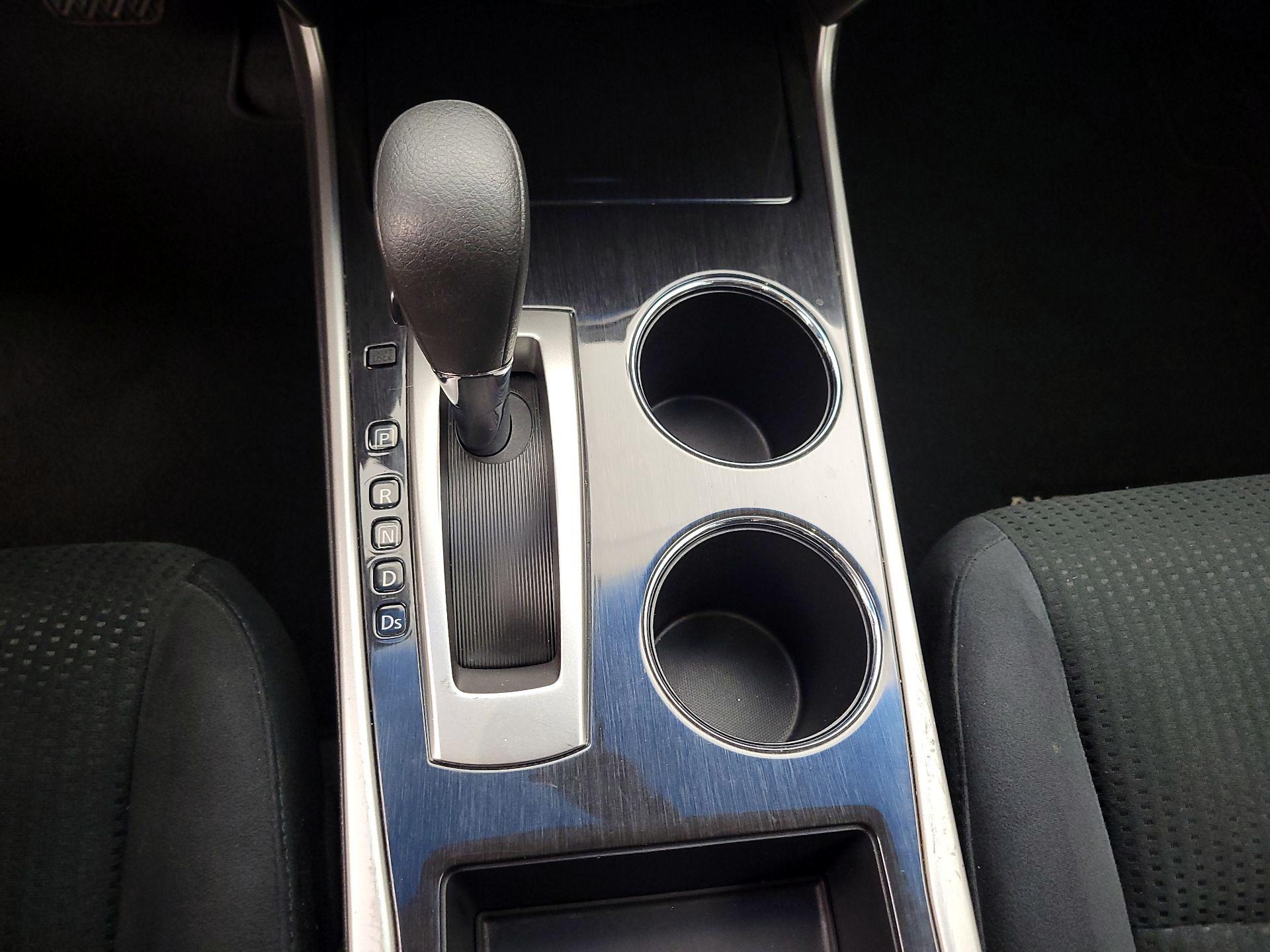 Thumbnail: 2014 Nissan Altima - 17