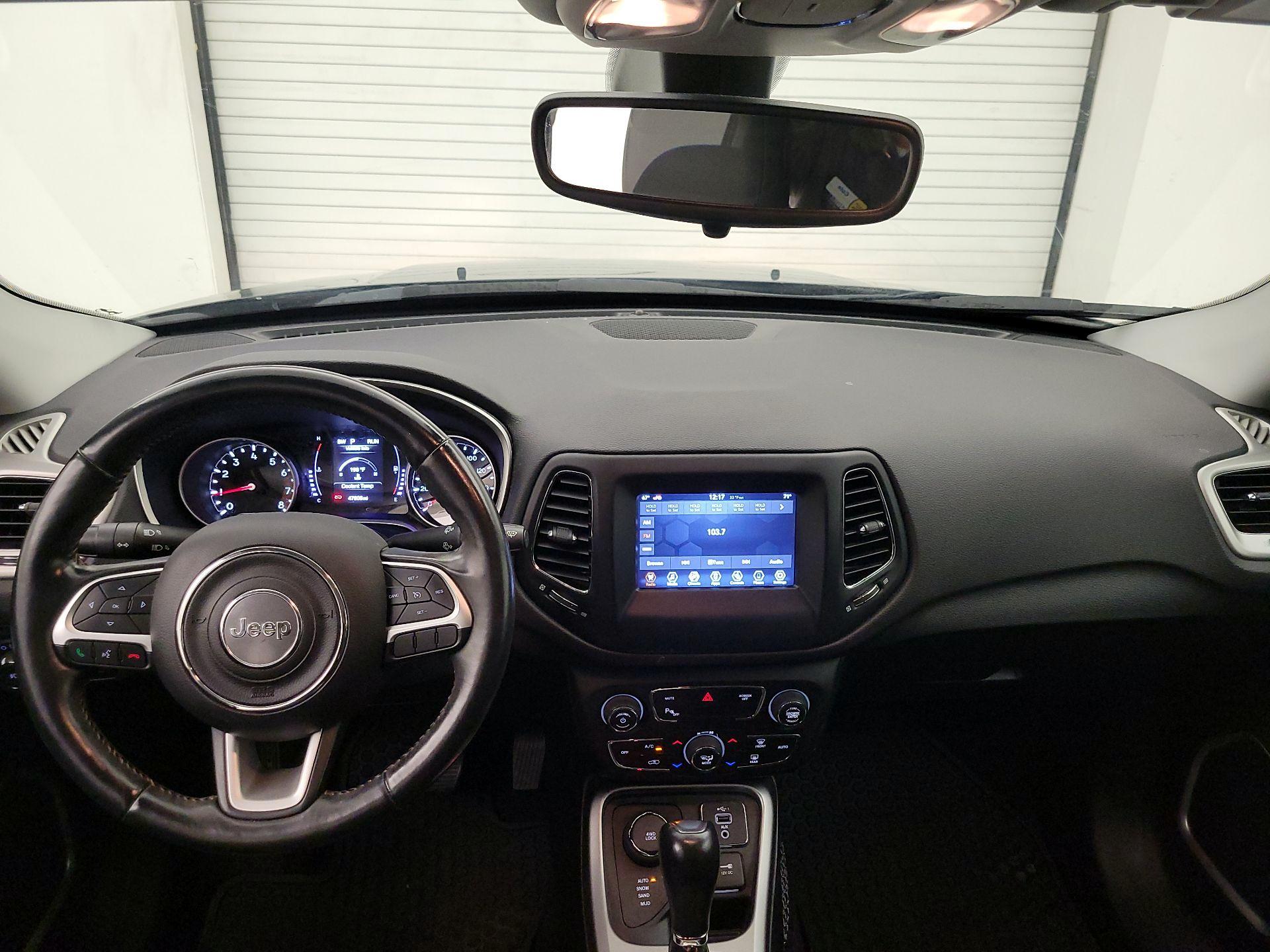 Thumbnail: 2020 Jeep Compass - 9