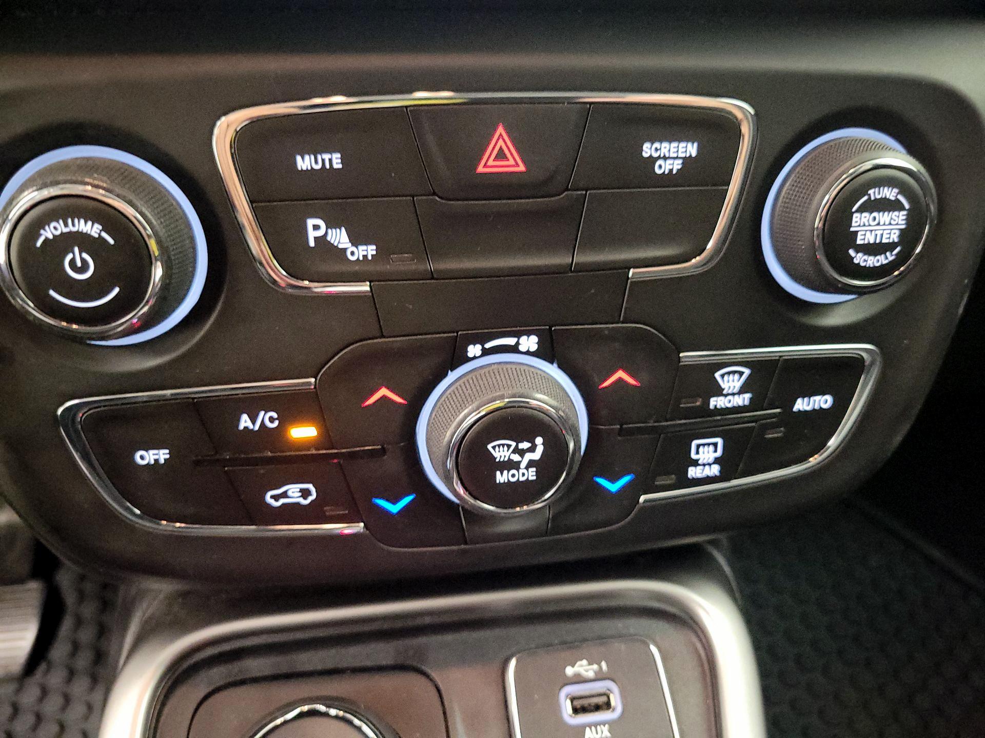 Thumbnail: 2020 Jeep Compass - 16