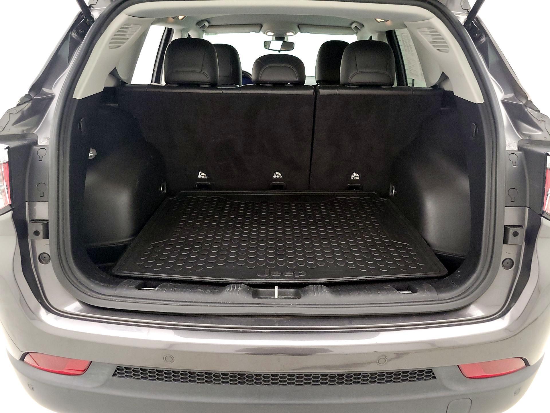 Thumbnail: 2020 Jeep Compass - 20