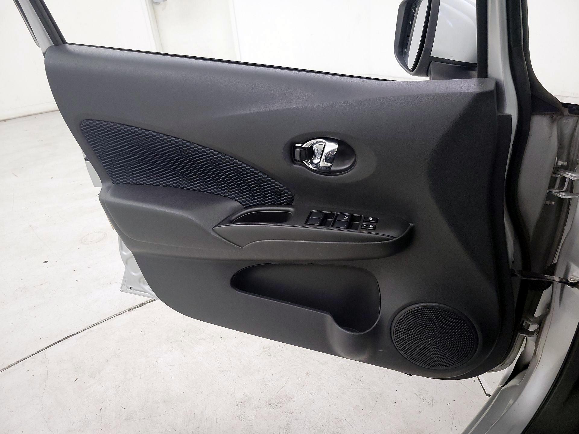 Thumbnail: 2017 Nissan Versa Note - 12