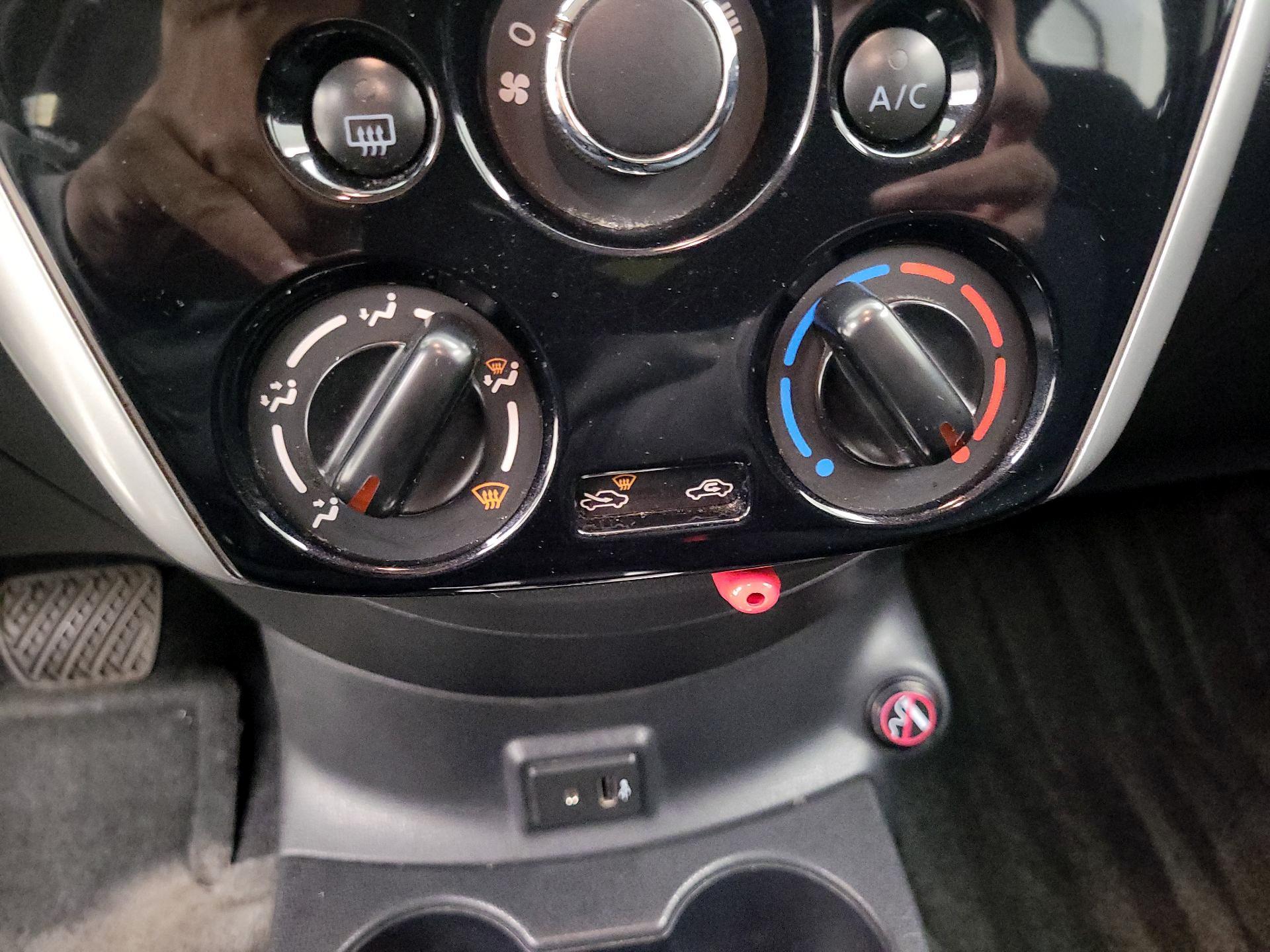 Thumbnail: 2017 Nissan Versa Note - 16