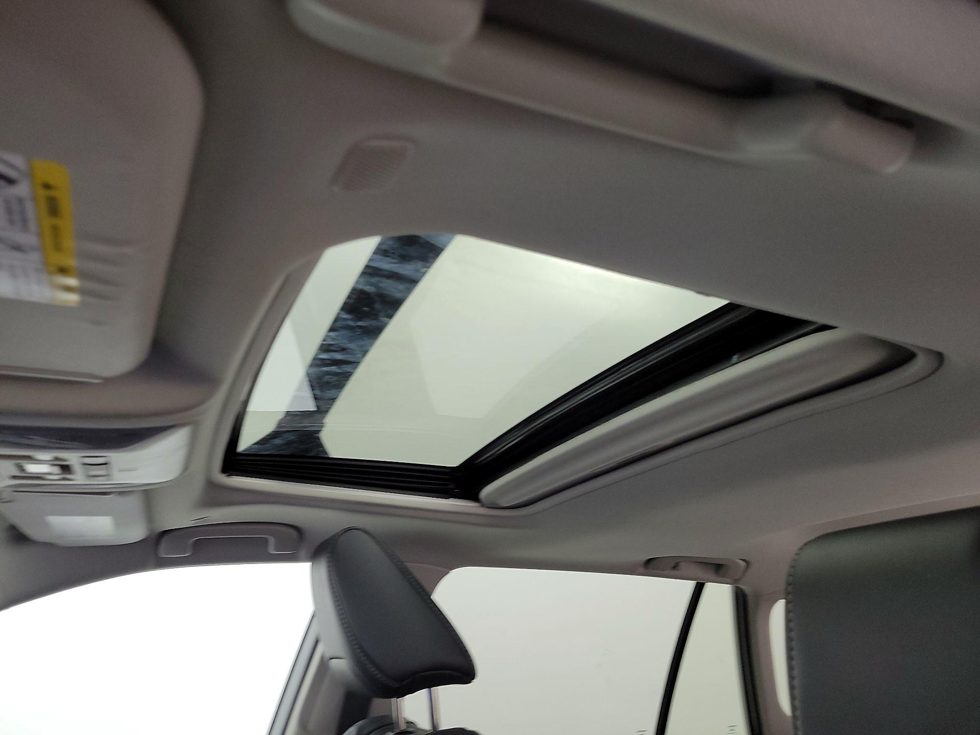 Thumbnail: 2024 Toyota RAV4 - 12