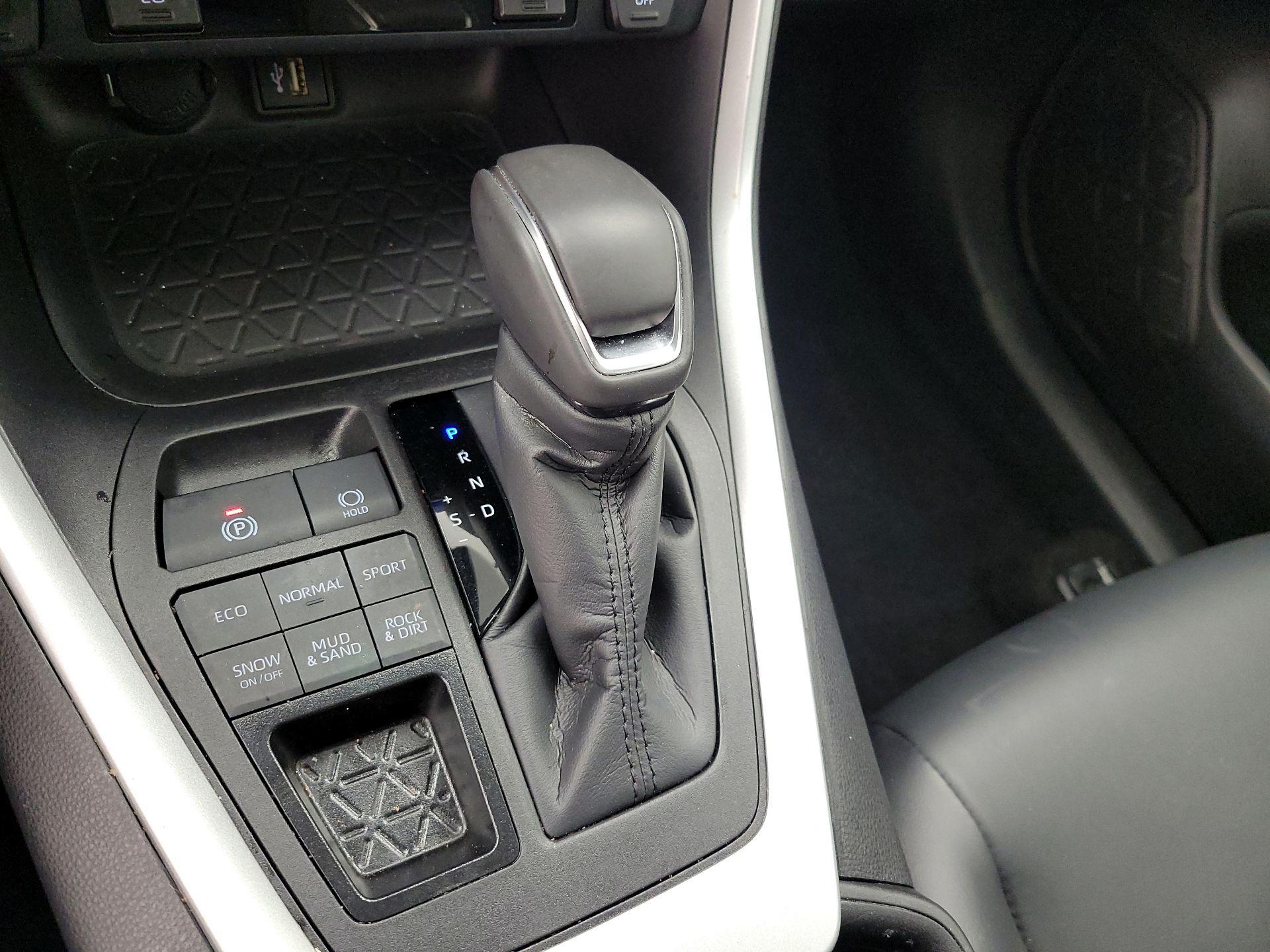 Thumbnail: 2024 Toyota RAV4 - 18