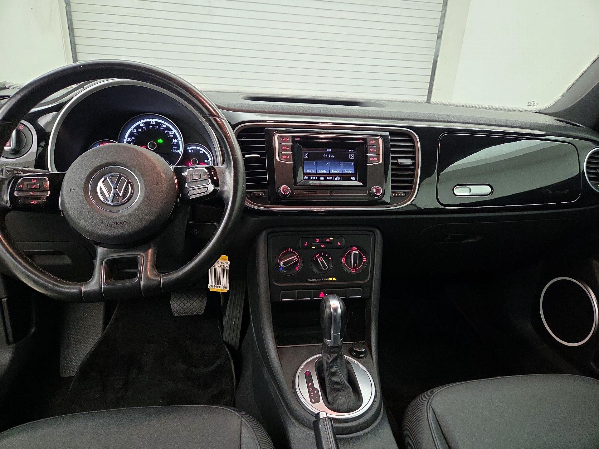 Thumbnail: 2016 Volkswagen Beetle - 9