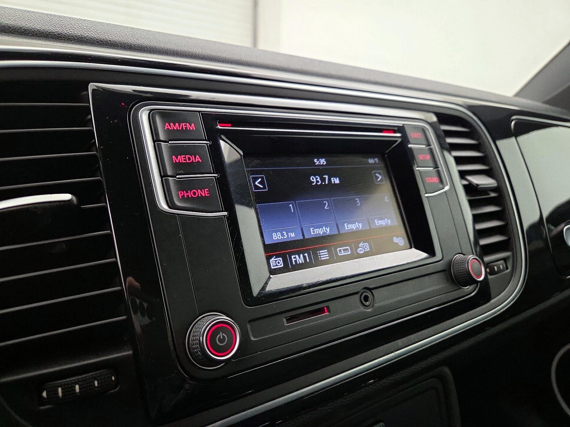 Thumbnail: 2016 Volkswagen Beetle - 13