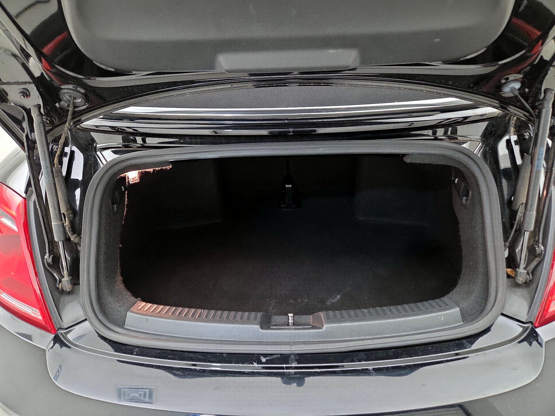 Thumbnail: 2016 Volkswagen Beetle - 17